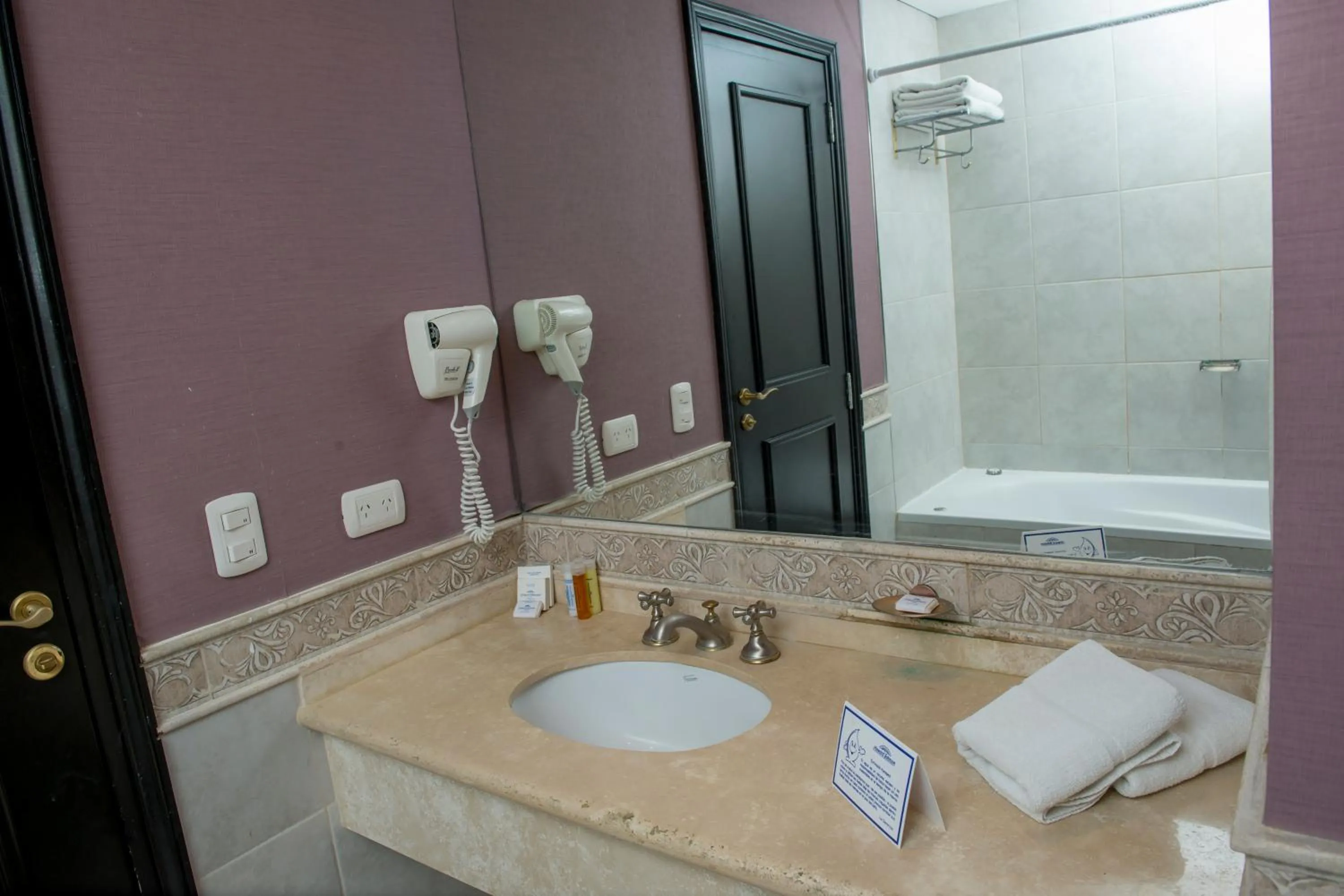 Other in Howard Johnson Pilar Resort Spa & Convention Center