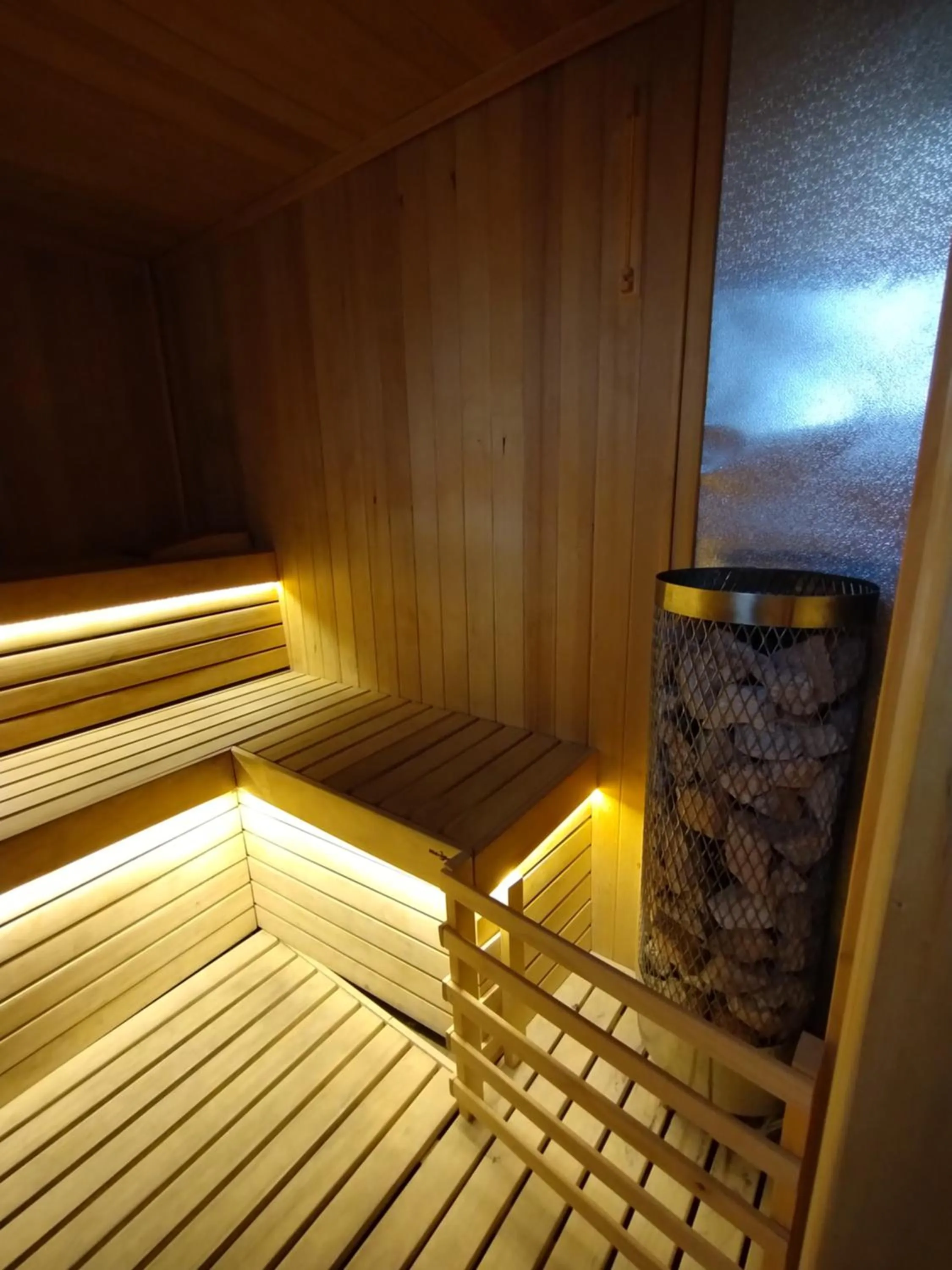 Sauna in Howard Johnson Pilar Resort Spa & Convention Center