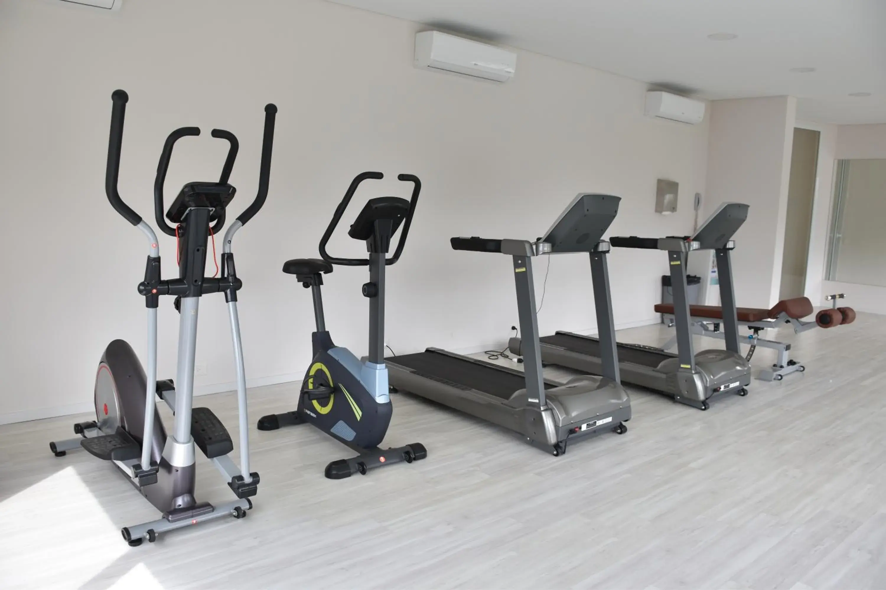 Fitness centre/facilities in Howard Johnson Pilar Resort Spa & Convention Center Fitness centre/facilities in Howard Johnson Pilar Resort Spa & Convention Center