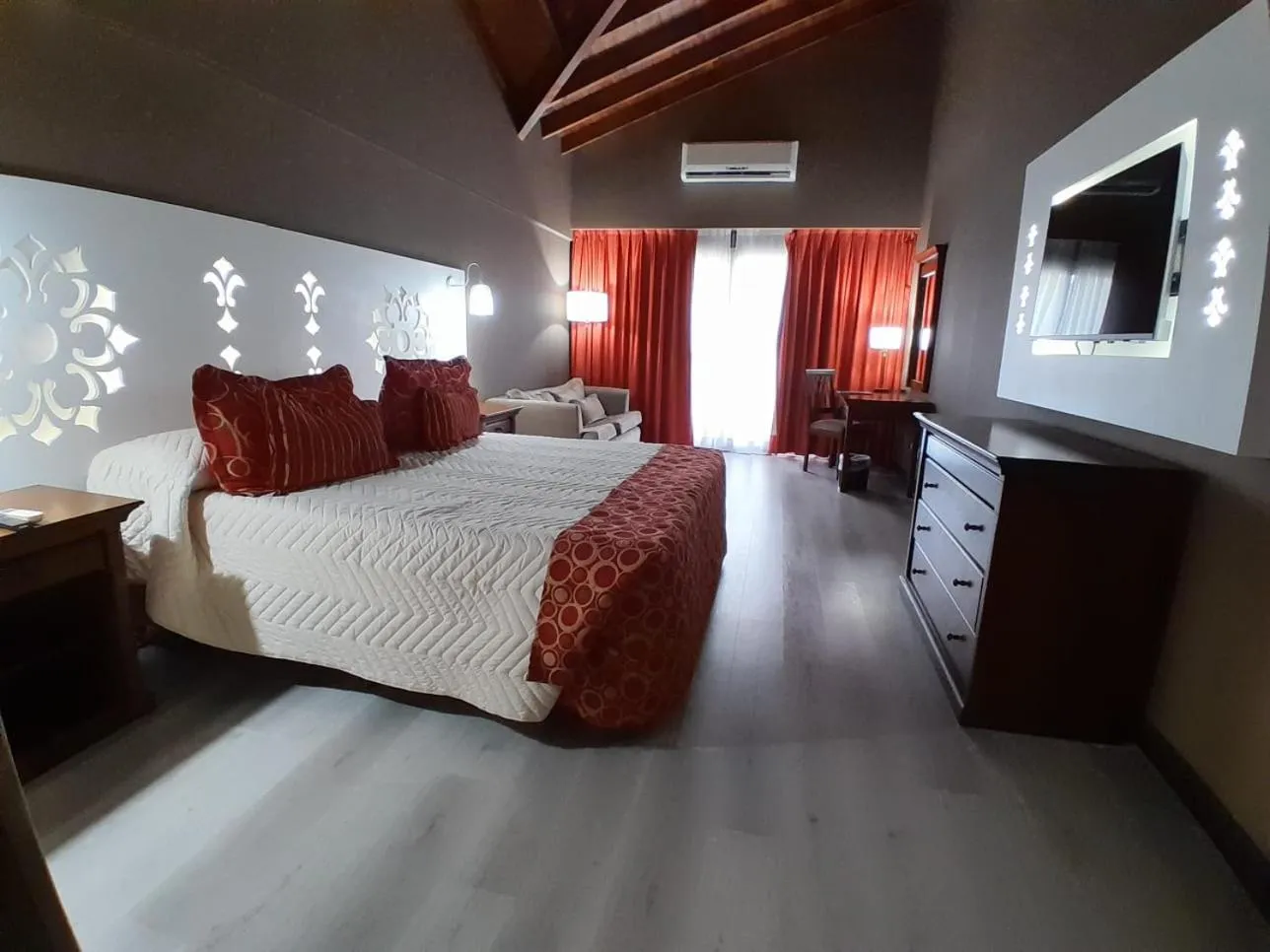 Photo of the whole room, Bed in Howard Johnson Pilar Resort Spa & Convention Center