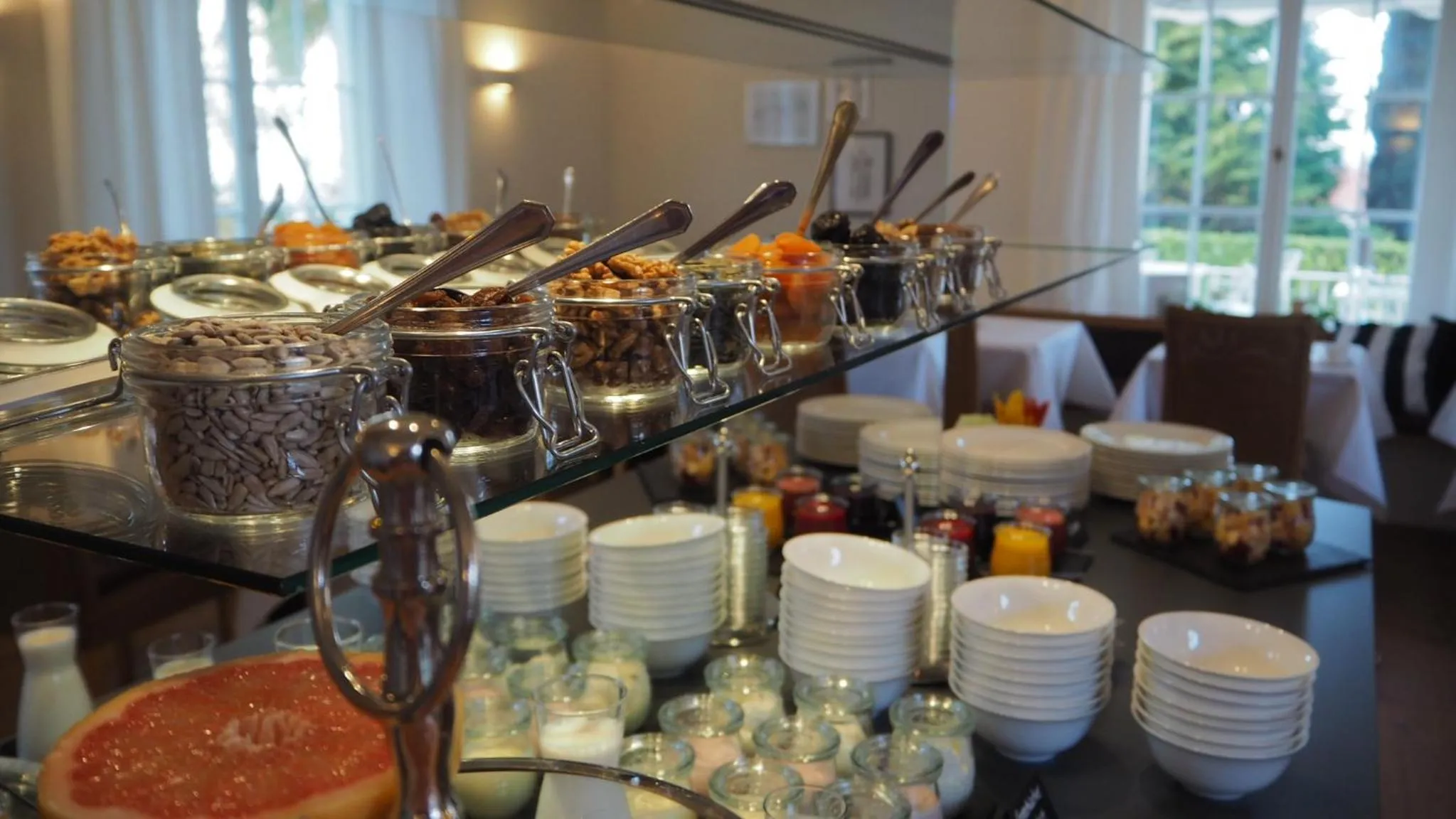 Buffet breakfast in Villa Neugarten