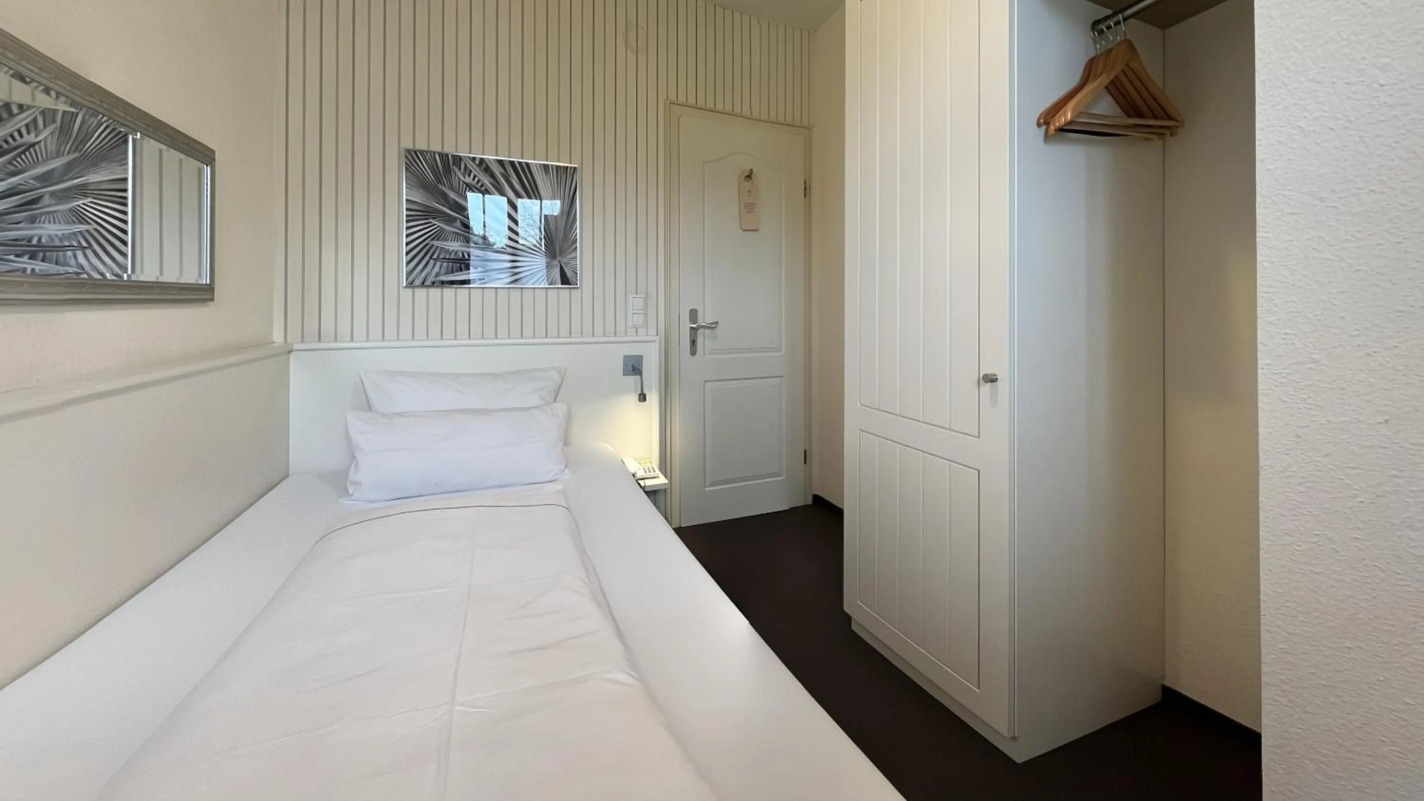 Bedroom, Bed in Villa Neugarten