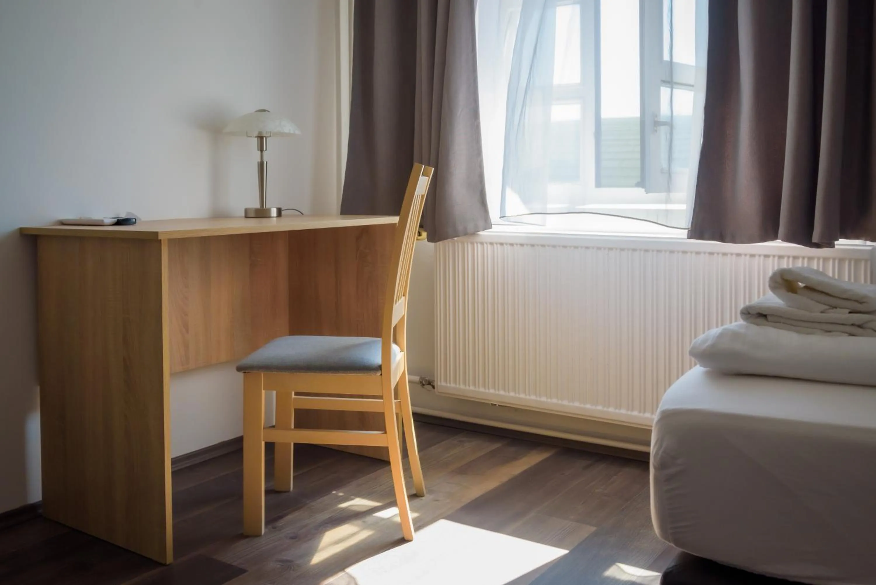 Bed in HBH Bajor Sörház Sólyomfészek Panzió