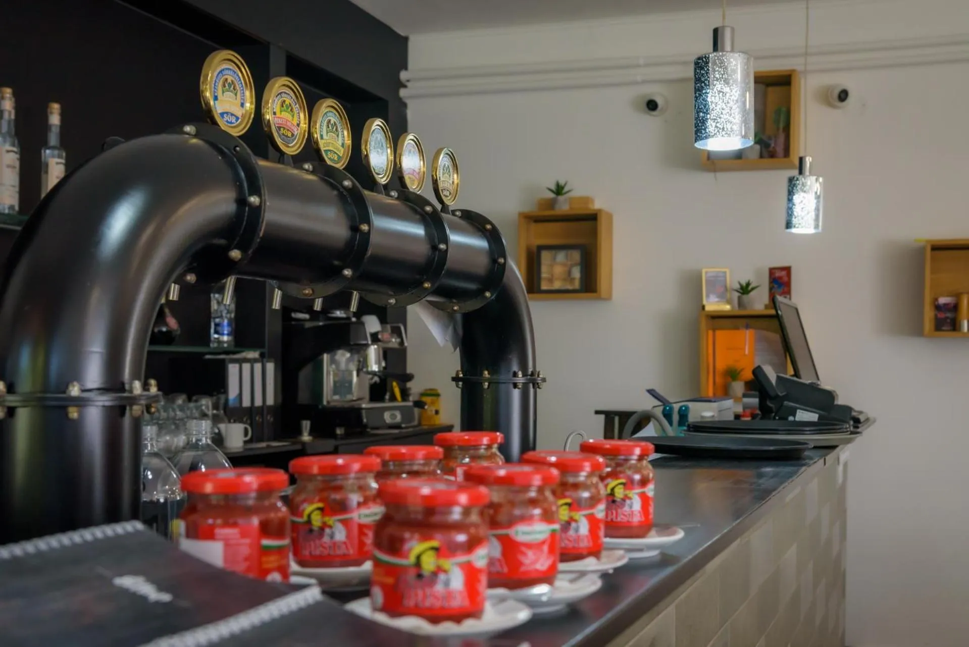 HBH Bajor Sörház Sólyomfészek Panzió