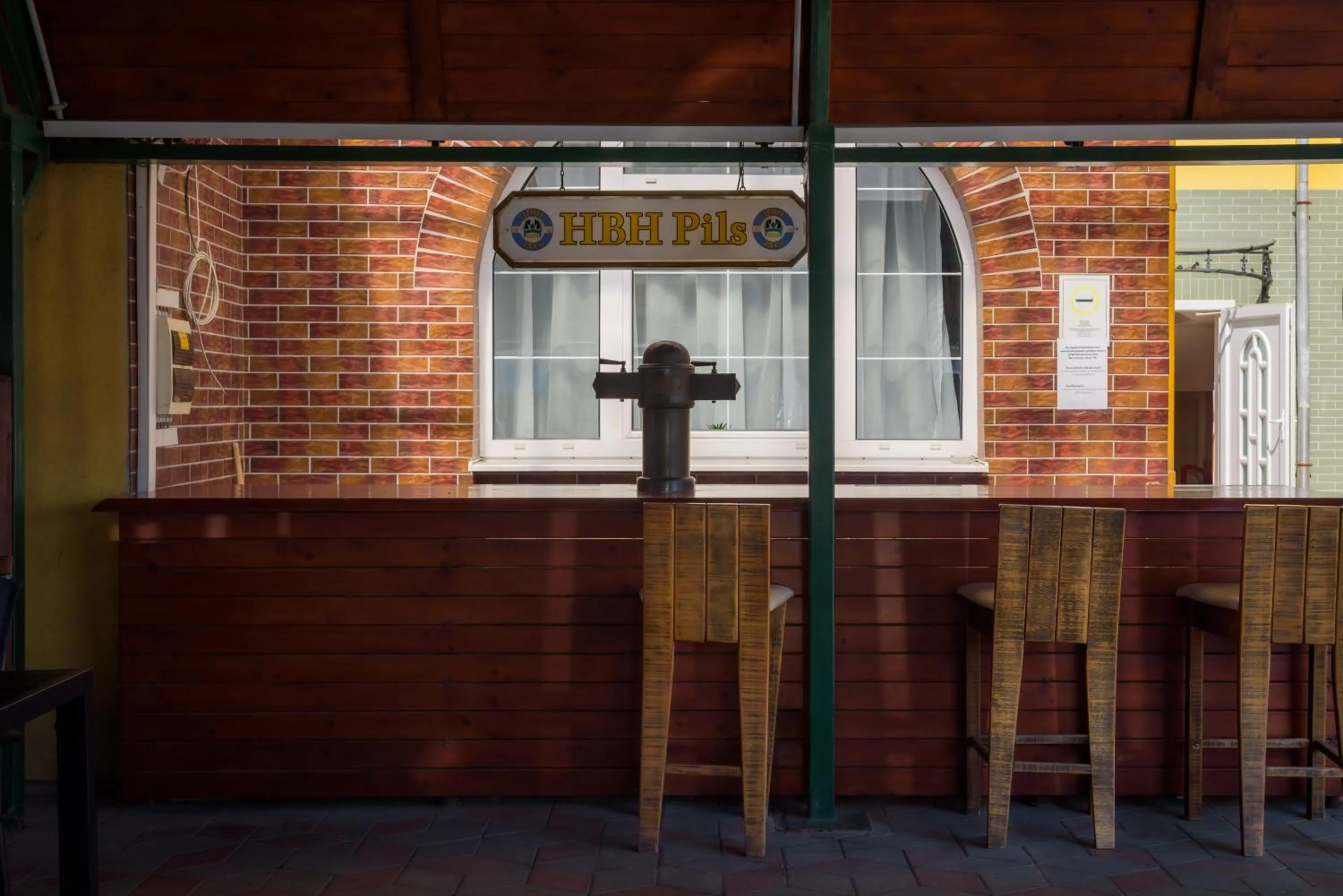 HBH Bajor Sörház Sólyomfészek Panzió