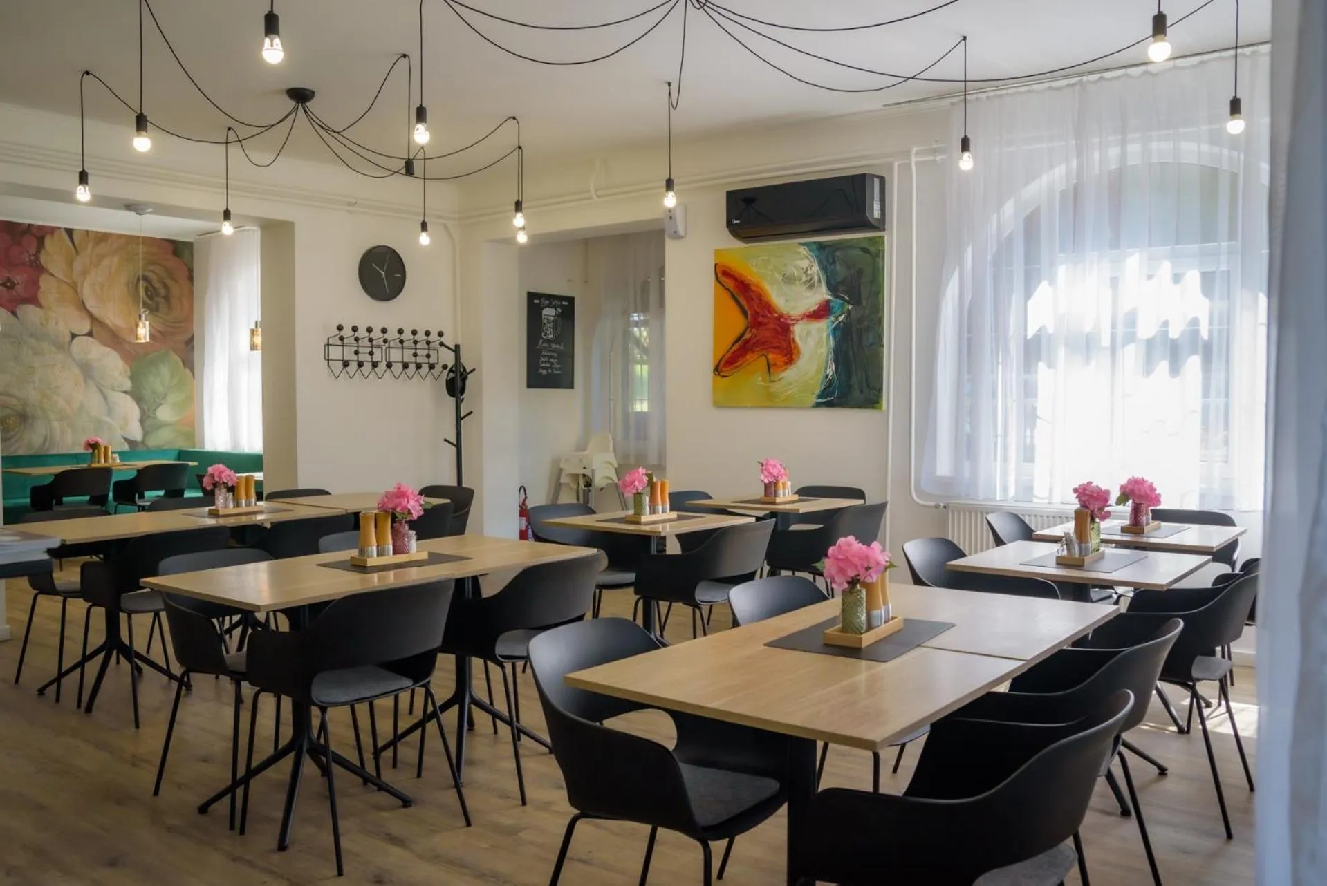 HBH Bajor Sörház Sólyomfészek Panzió