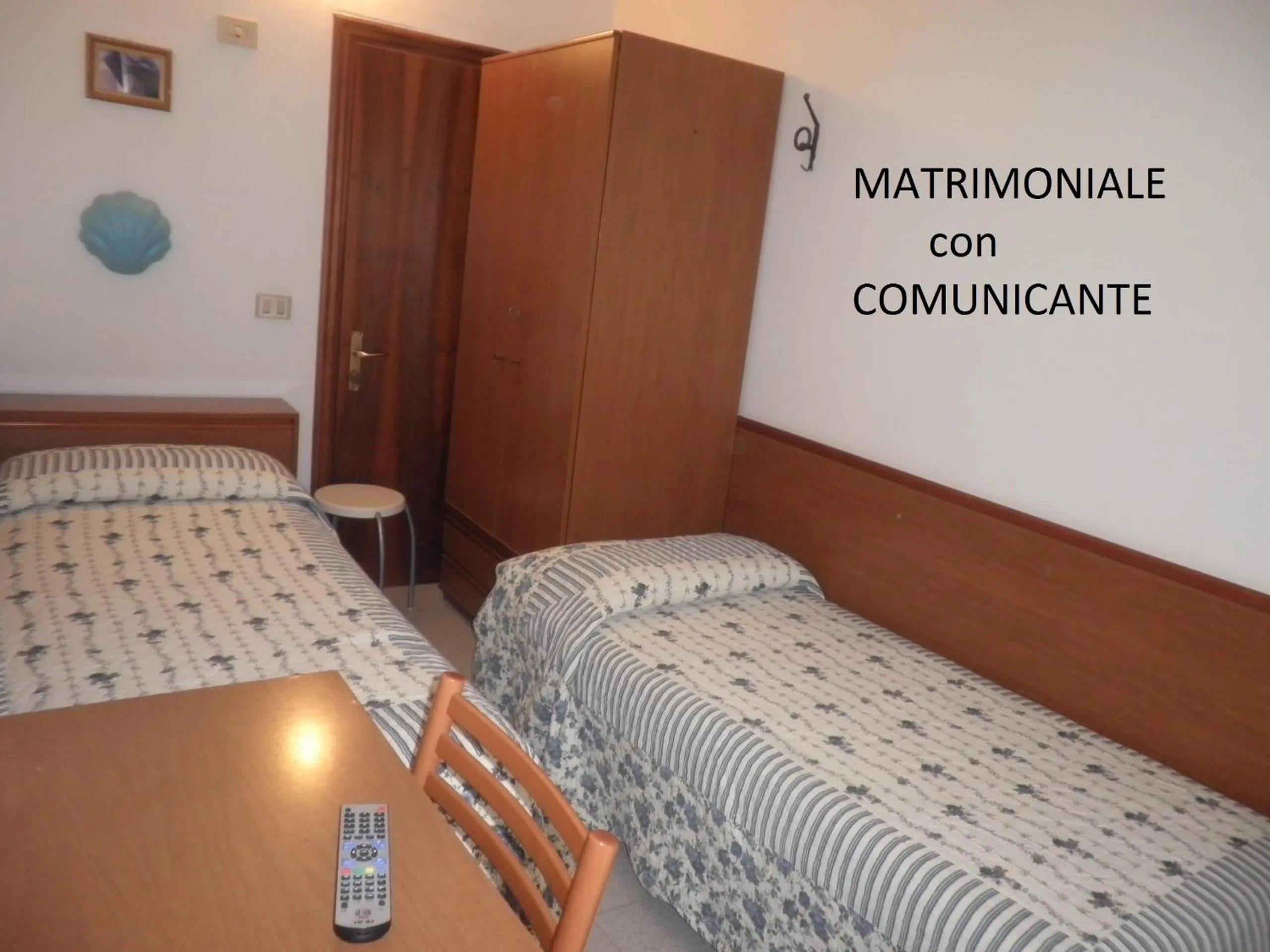 Photo of the whole room, Bed in Hotel Touring