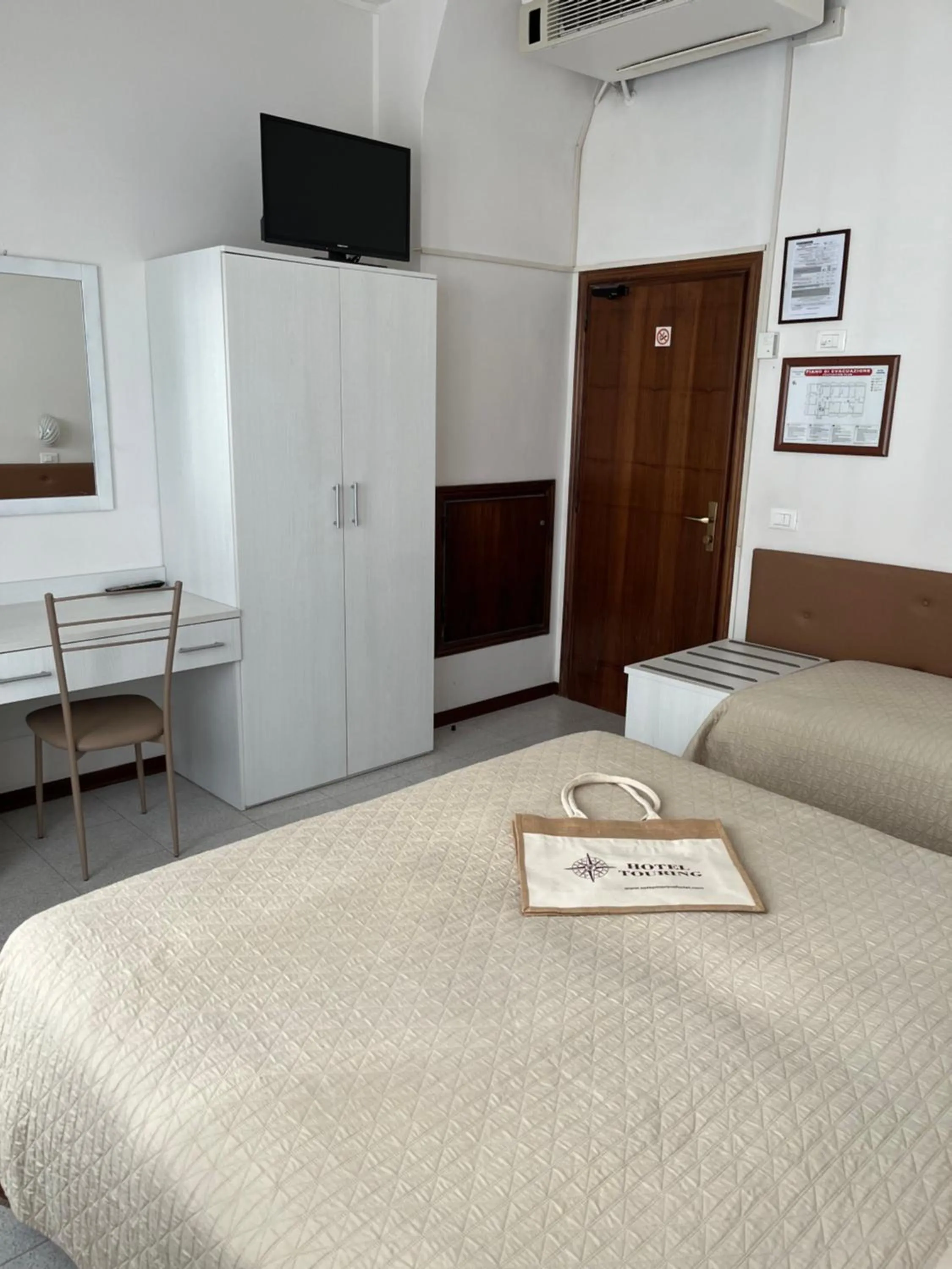 Bed in Hotel Touring