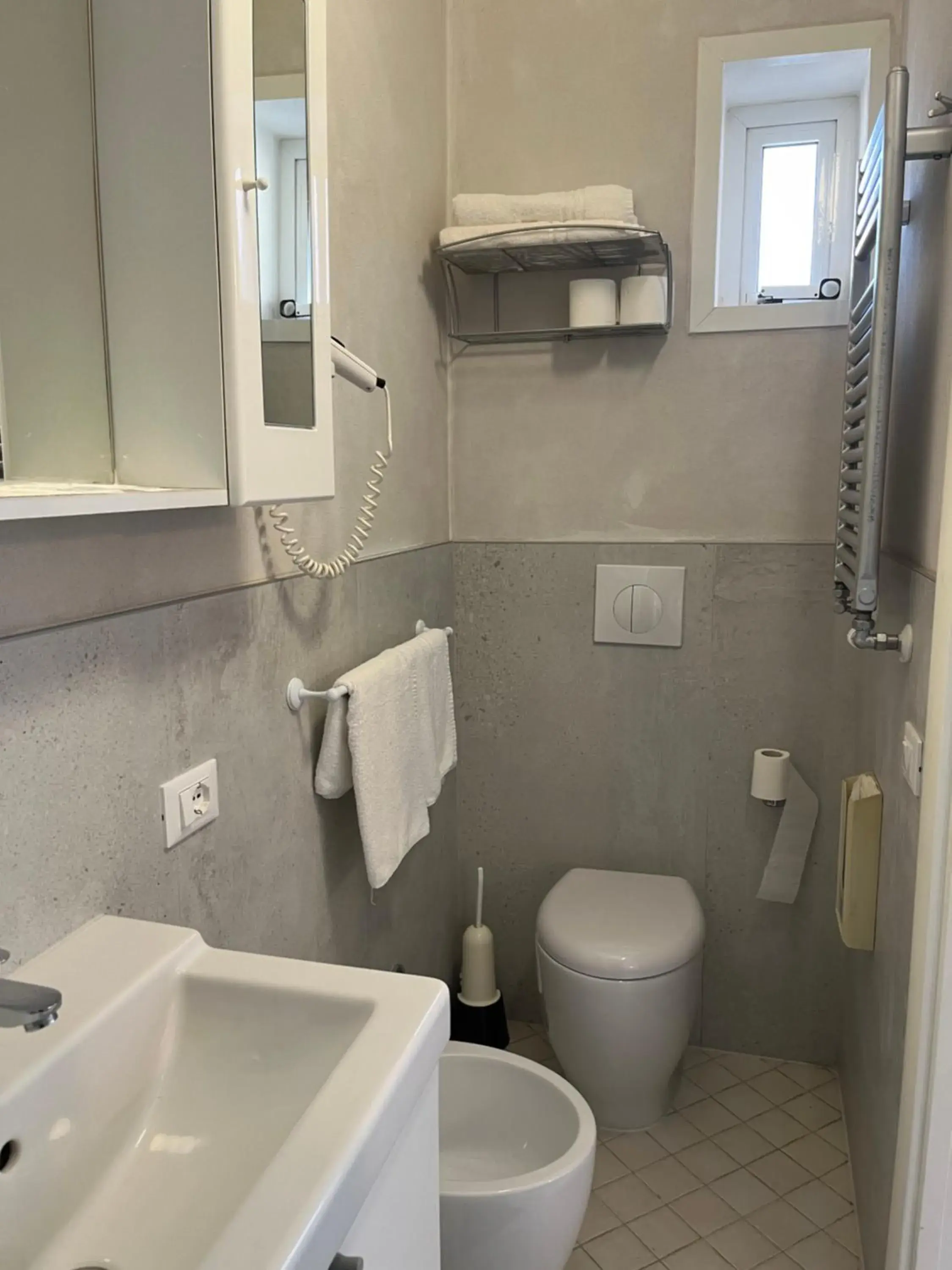 Double or Twin Room - single occupancy in Hotel Touring Double or Twin Room - single occupancy in Hotel Touring