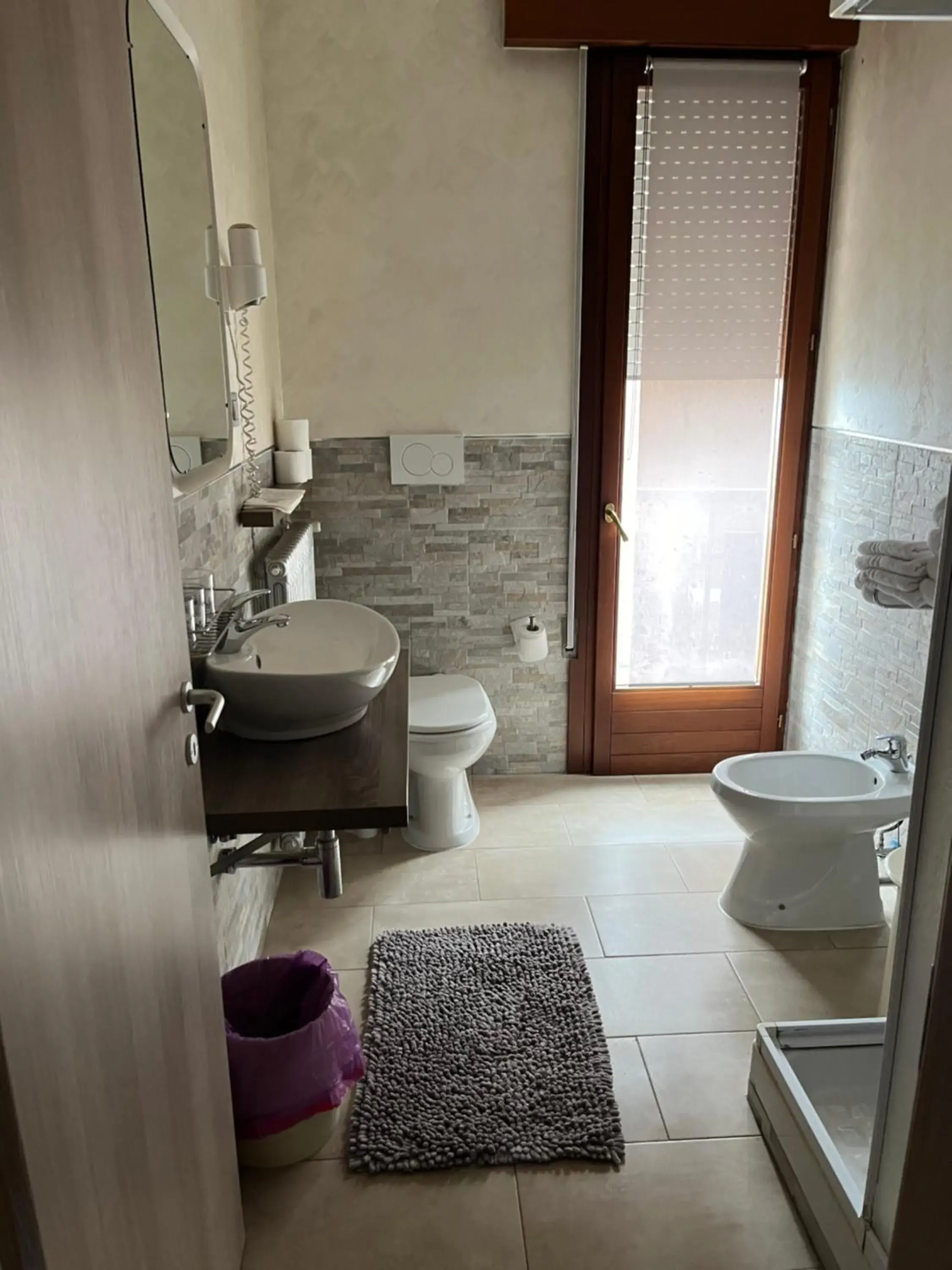 Quadruple Room in Hotel Touring Quadruple Room in Hotel Touring