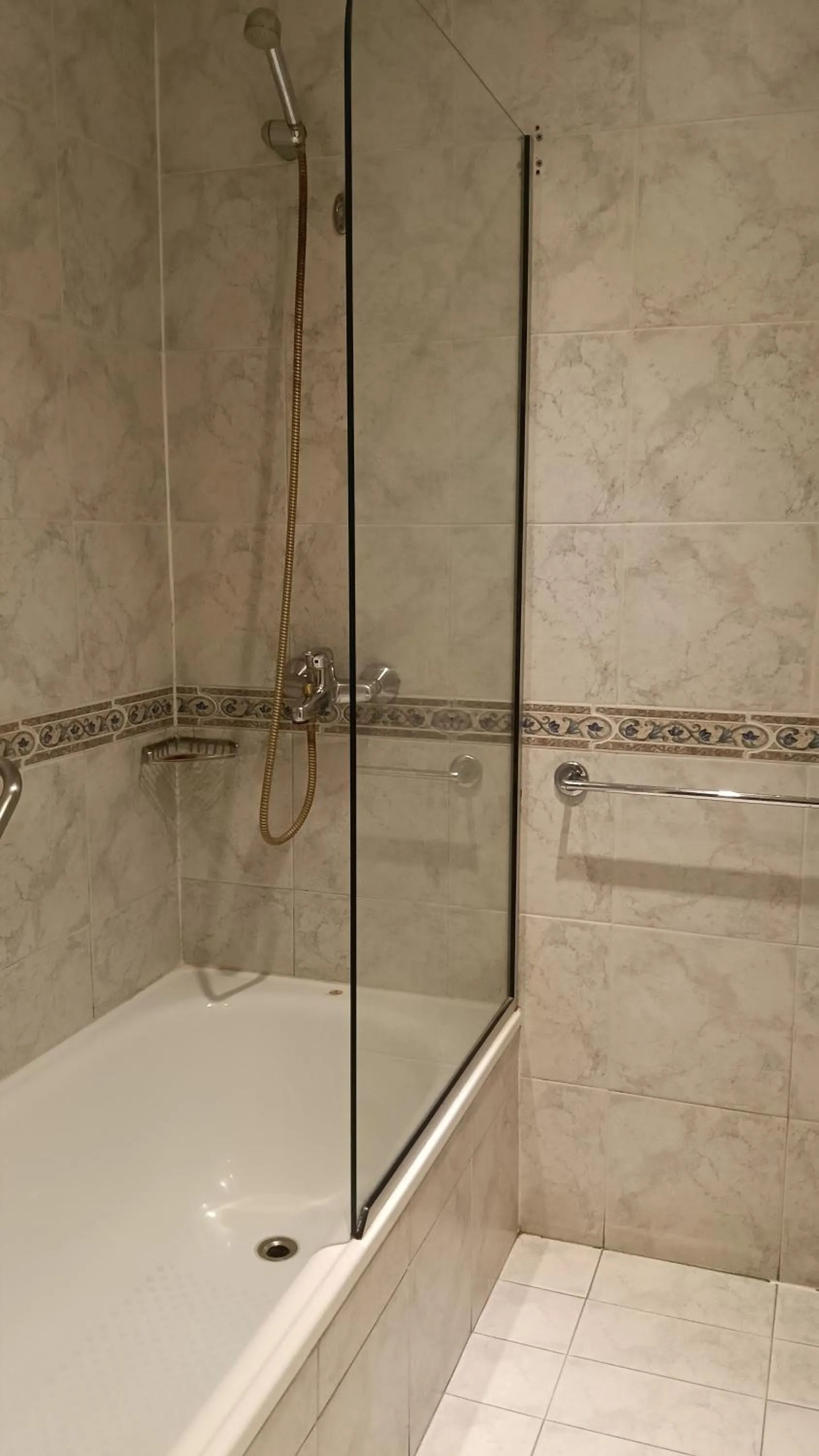 Bath in InterTower Hotel