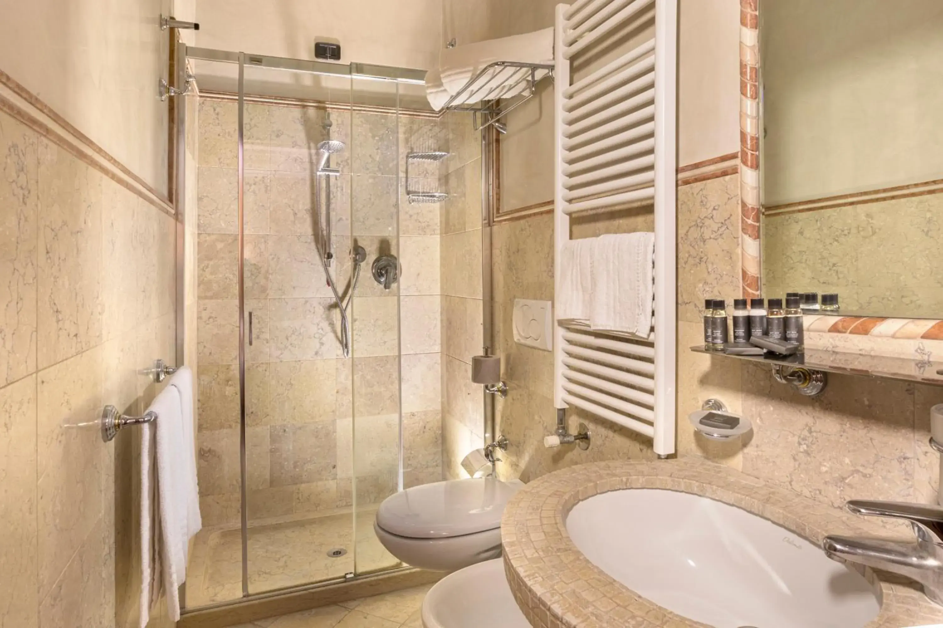 Superior Double or Twin Room with Garden View - single occupancy in Palazzina Veneziana Superior Double or Twin Room with Garden View - single occupancy in Palazzina Veneziana