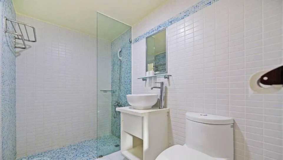 Toilet in Huaxin Hotel