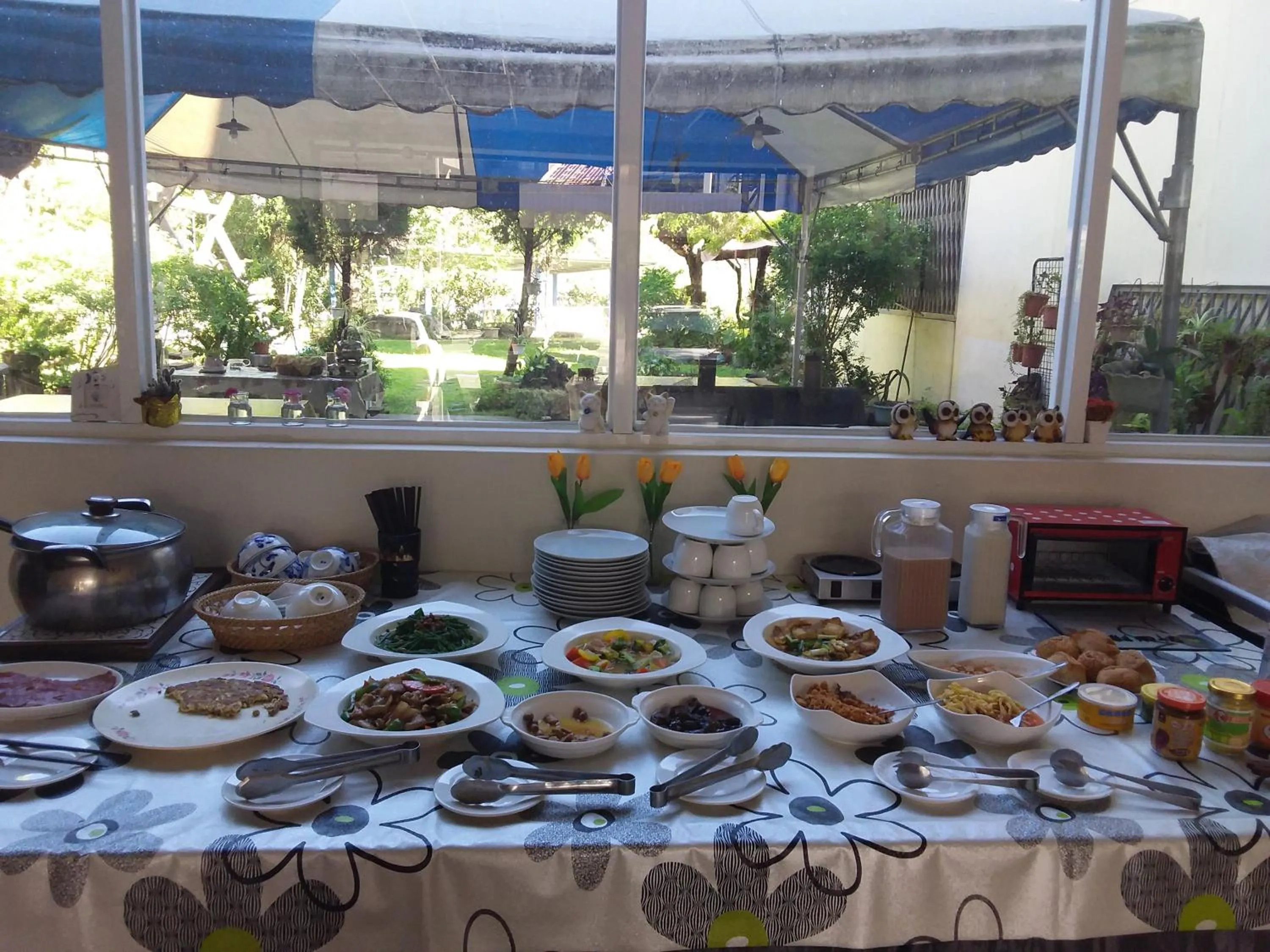 Food and drinks in Niuniu & Meng Ka Homestay