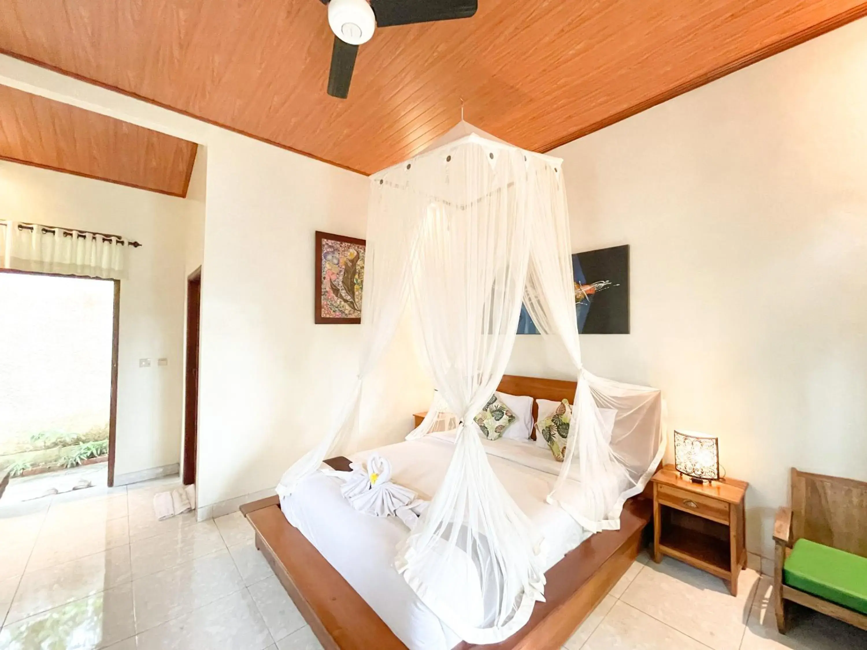 Double Room with Garden View in Mirah Guest House Double Room with Garden View in Mirah Guest House