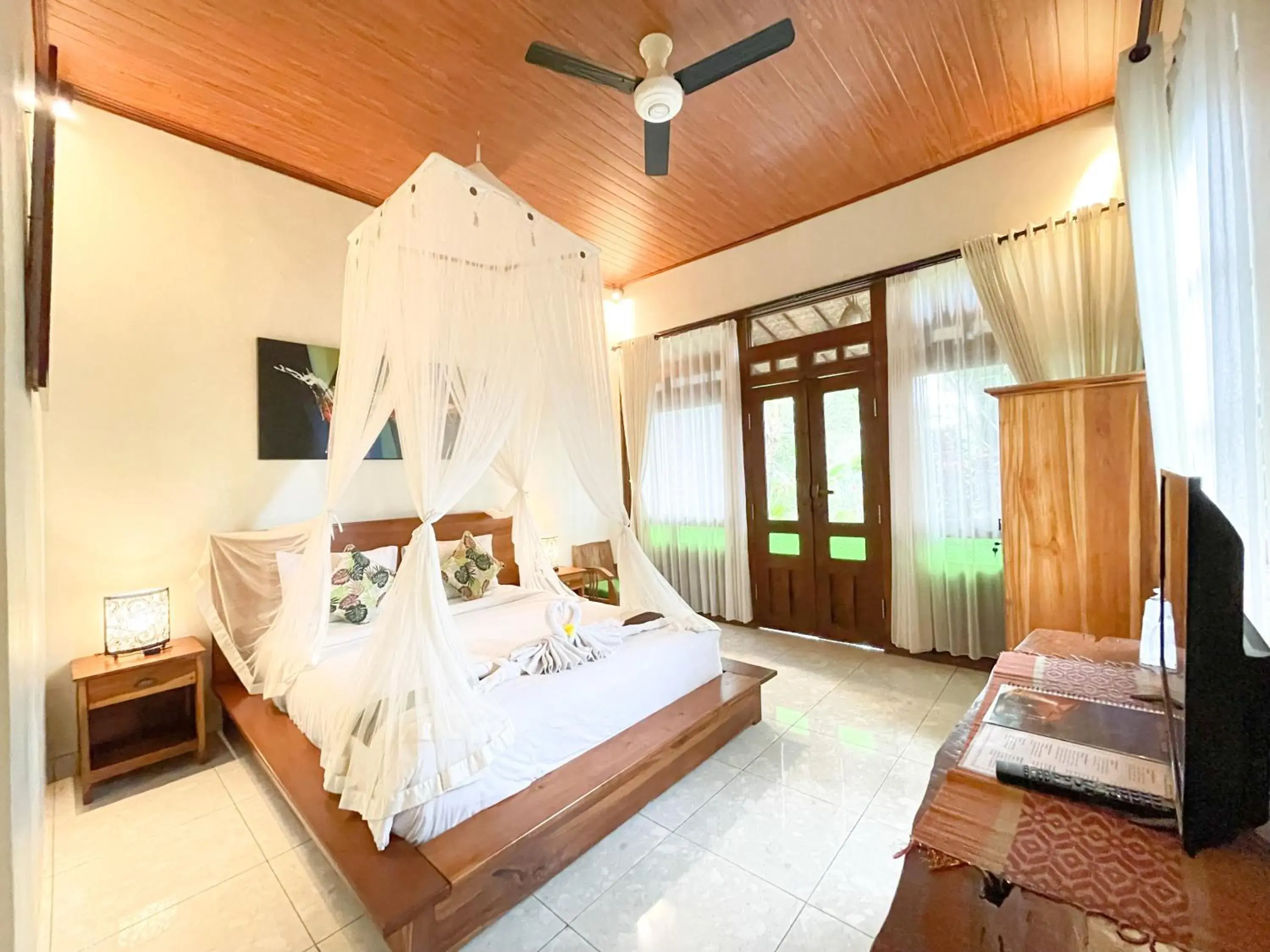 Double Room with Garden View in Mirah Guest House Double Room with Garden View in Mirah Guest House