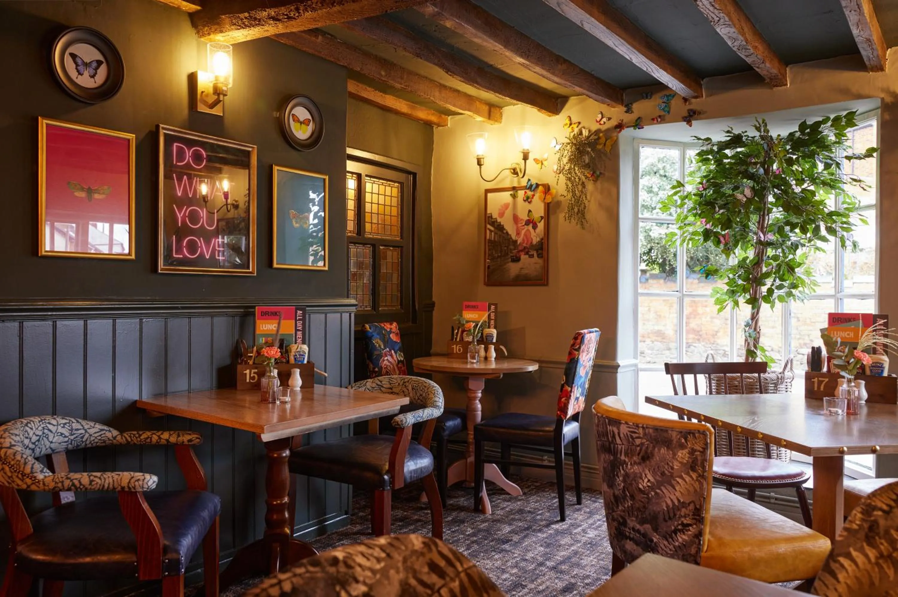 Restaurant/places to eat in Narborough Arms