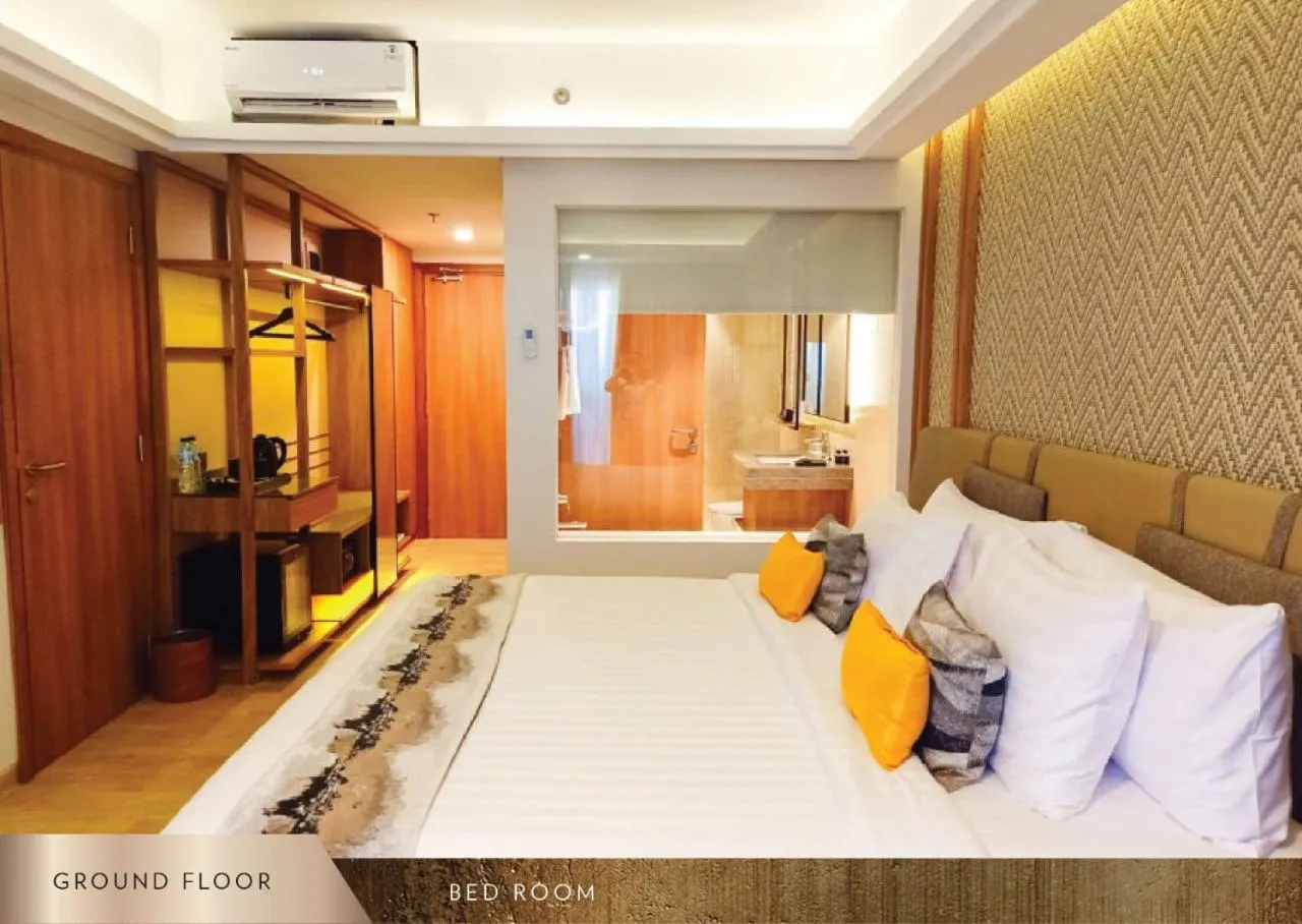 Shower in Louis Kienne Resort Senggigi