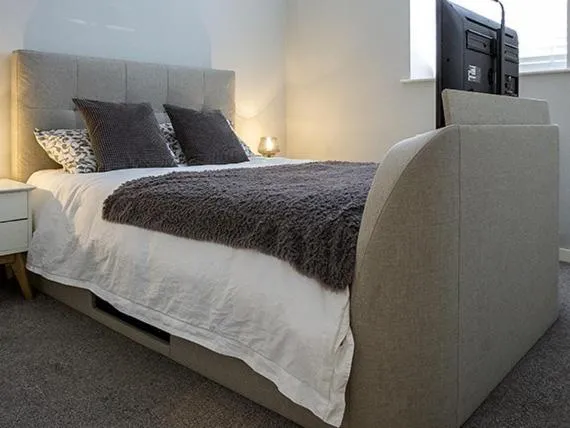 Bedroom, Bed in The Lane Apartment