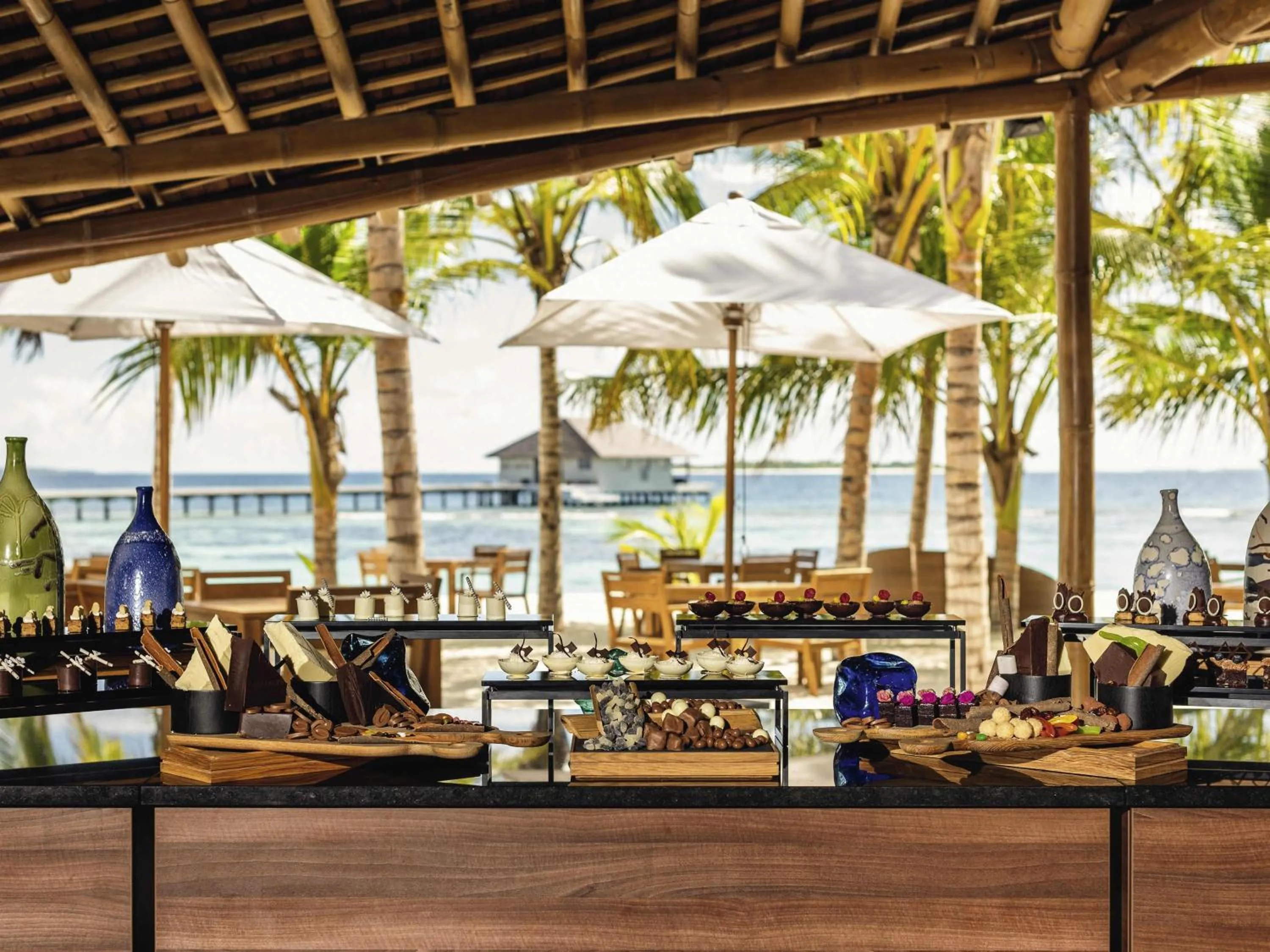 Restaurant/places to eat in Kuredhivaru Resort and Spa - Maldives