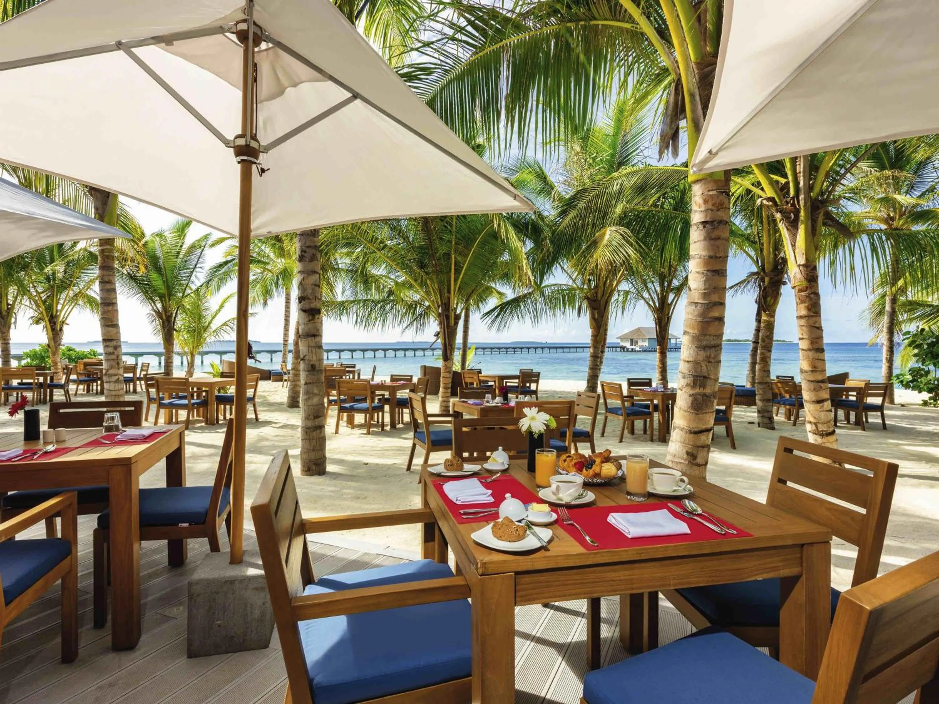 Restaurant/places to eat in Kuredhivaru Resort and Spa - Maldives