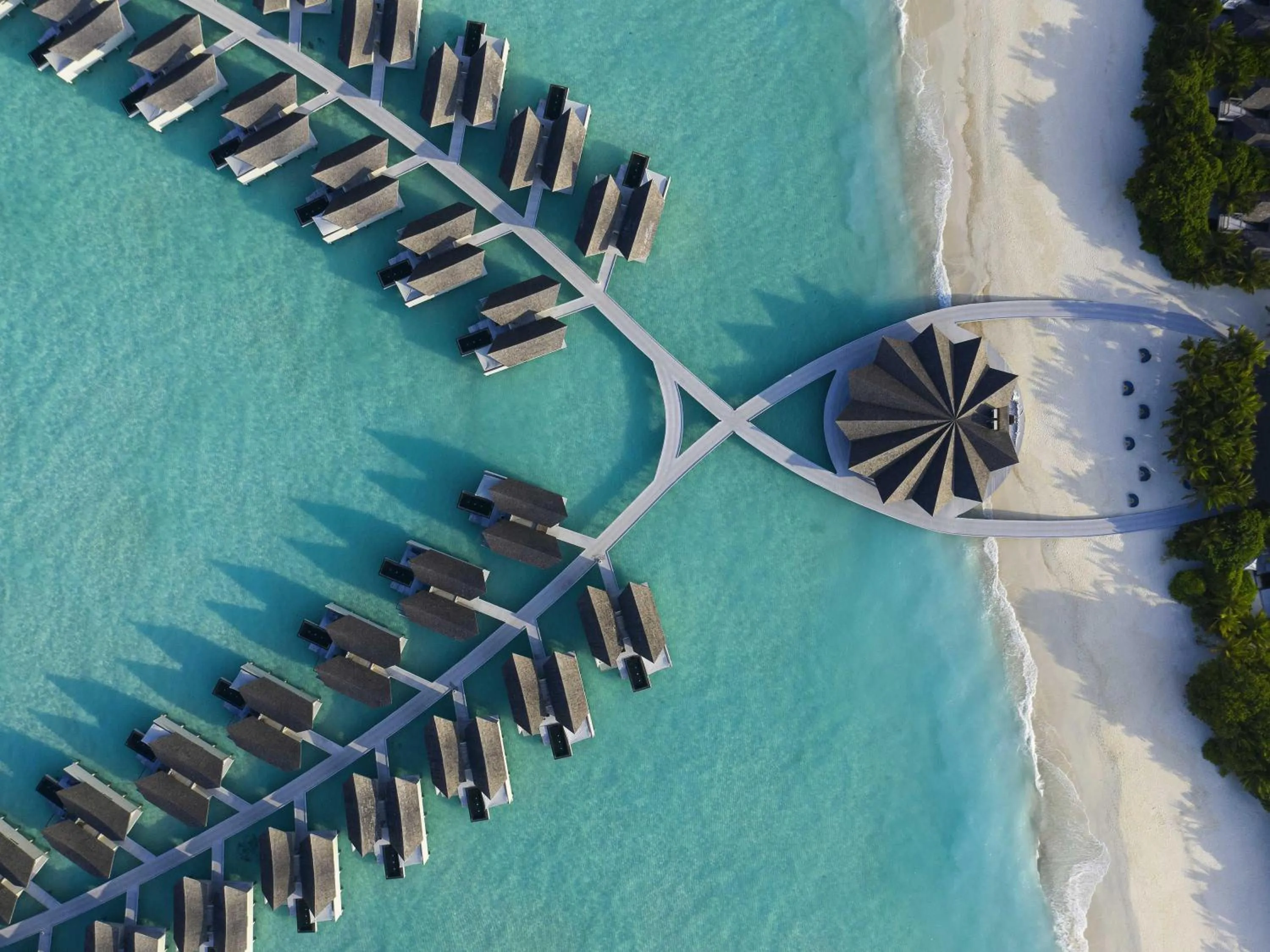 Restaurant/places to eat in Kuredhivaru Resort and Spa - Maldives