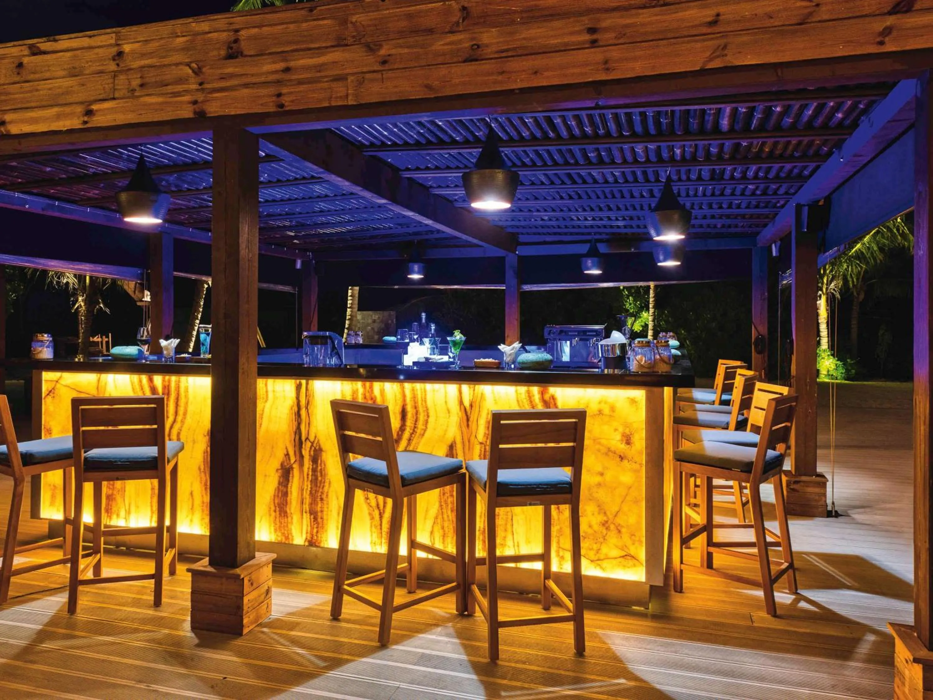 Restaurant/places to eat in Kuredhivaru Resort and Spa - Maldives