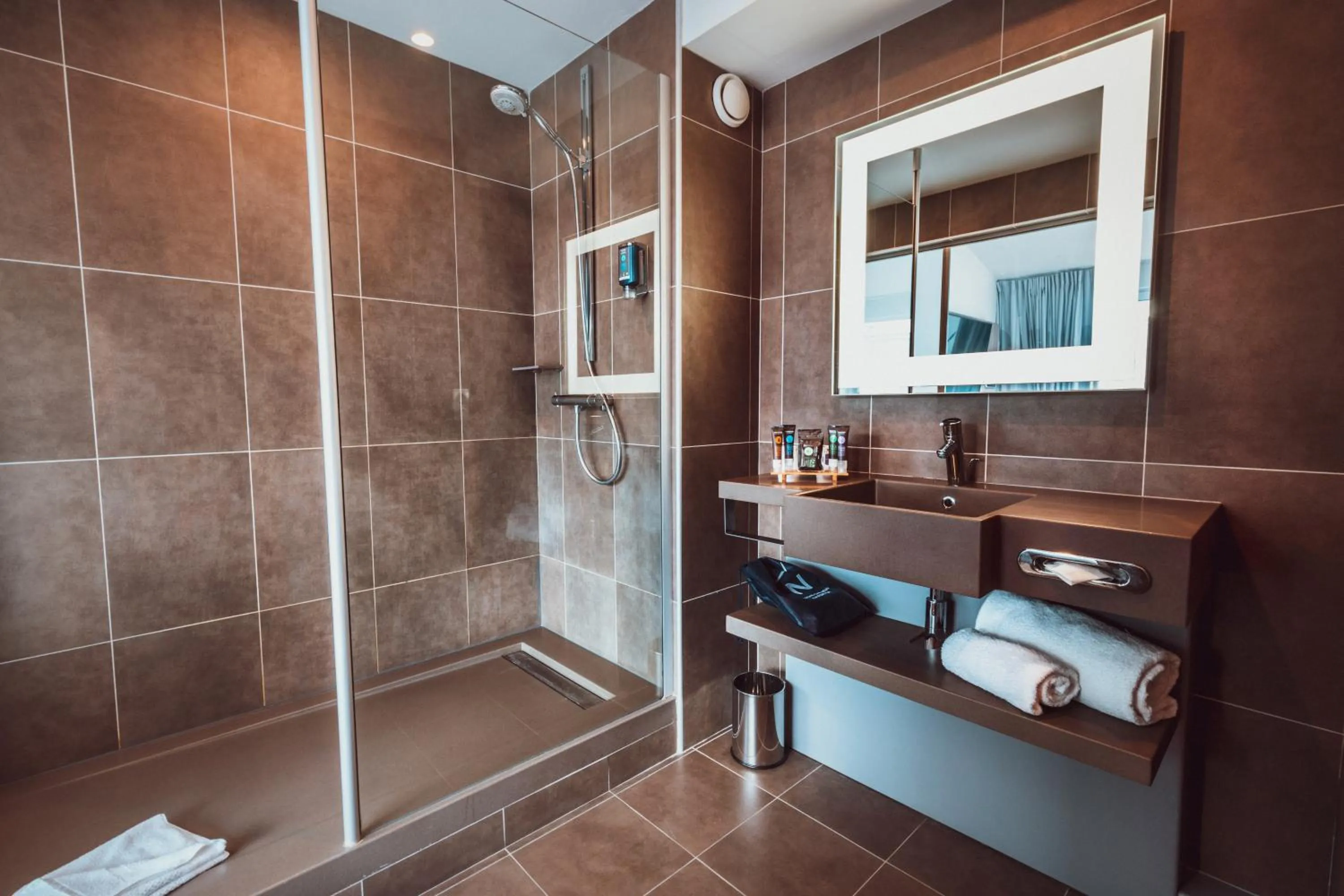 Shower in Novotel Toulouse Centre Wilson