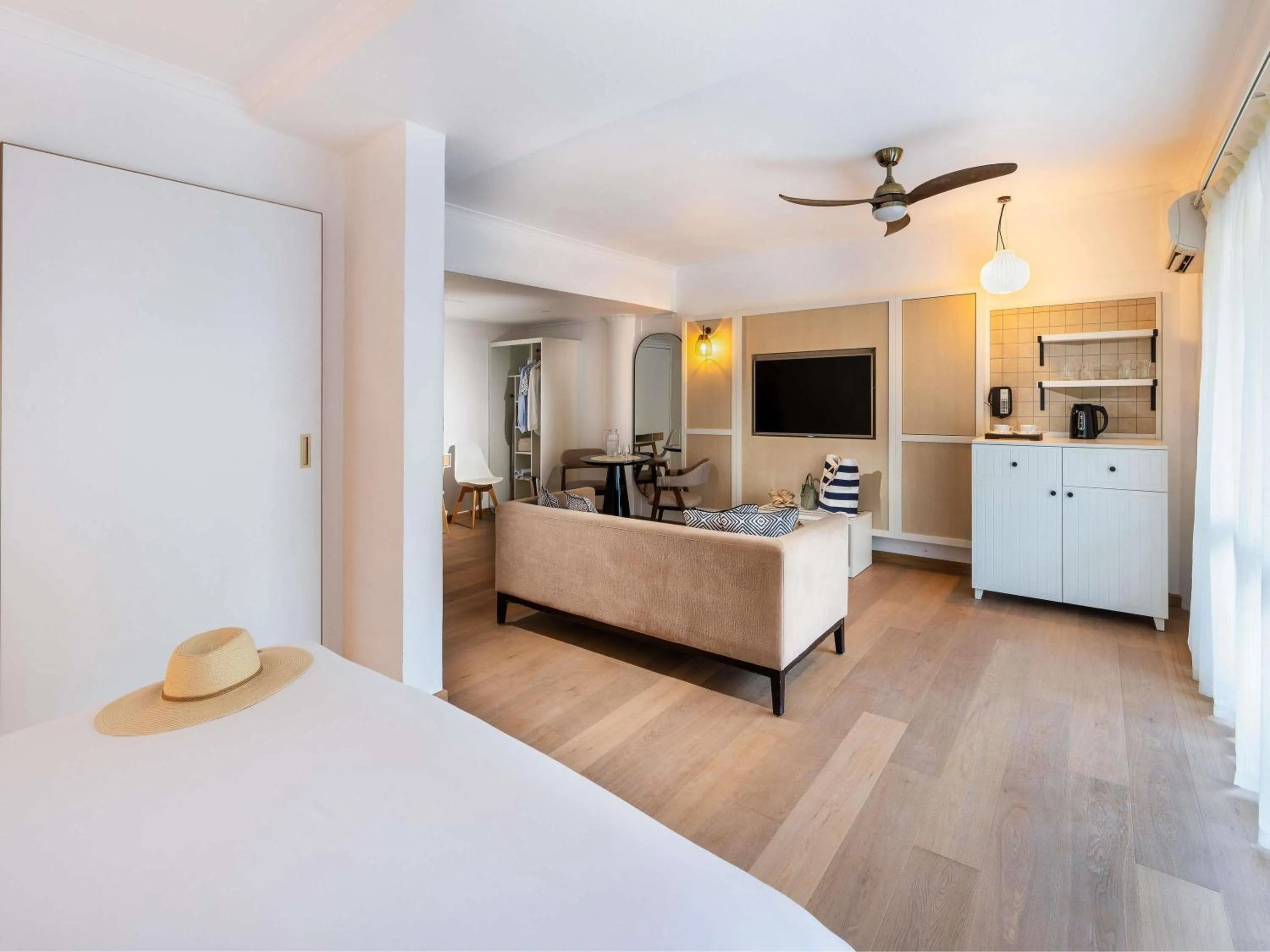 Bedroom, Bed in Mantra Club Croc