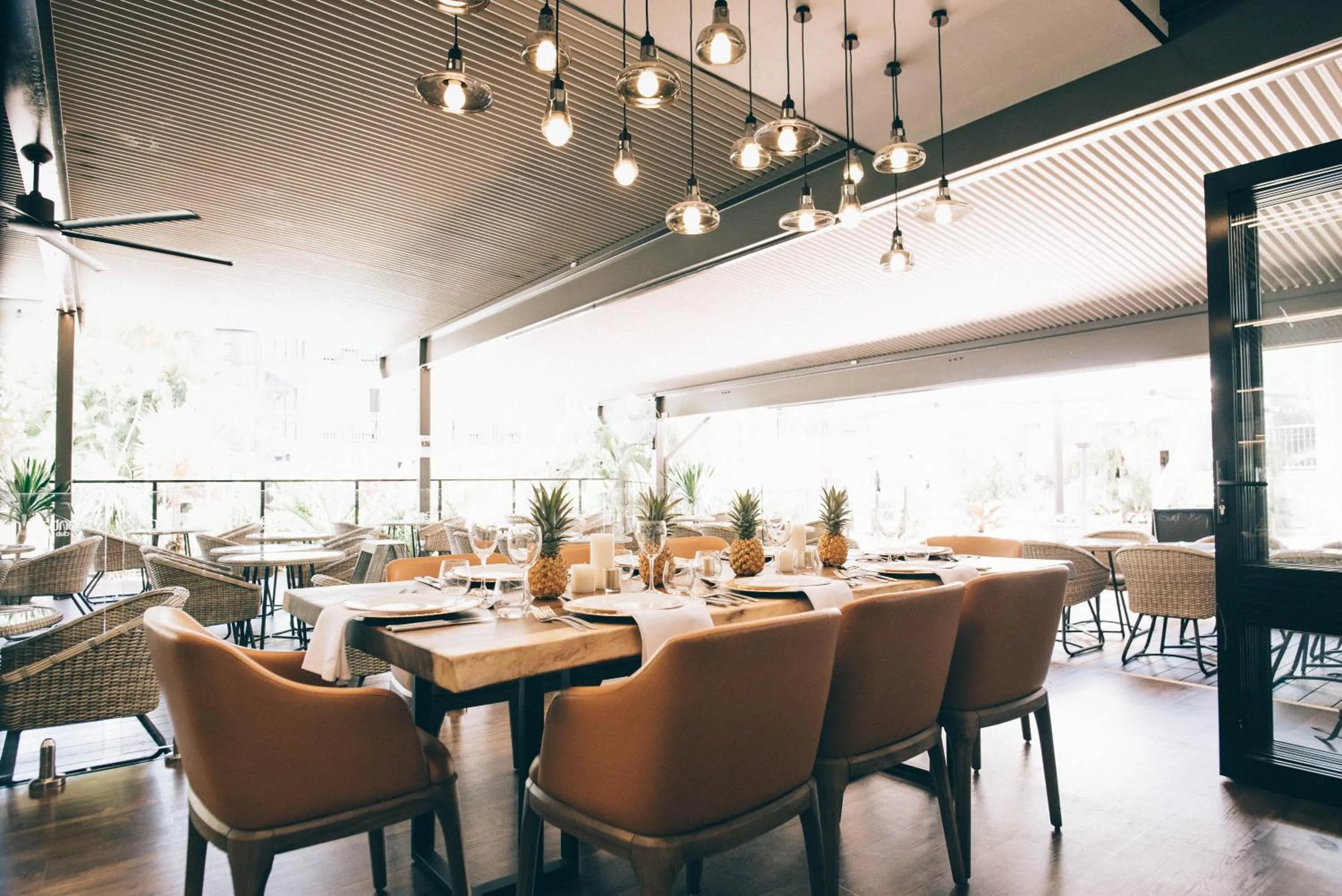 Restaurant/places to eat in Mantra Club Croc