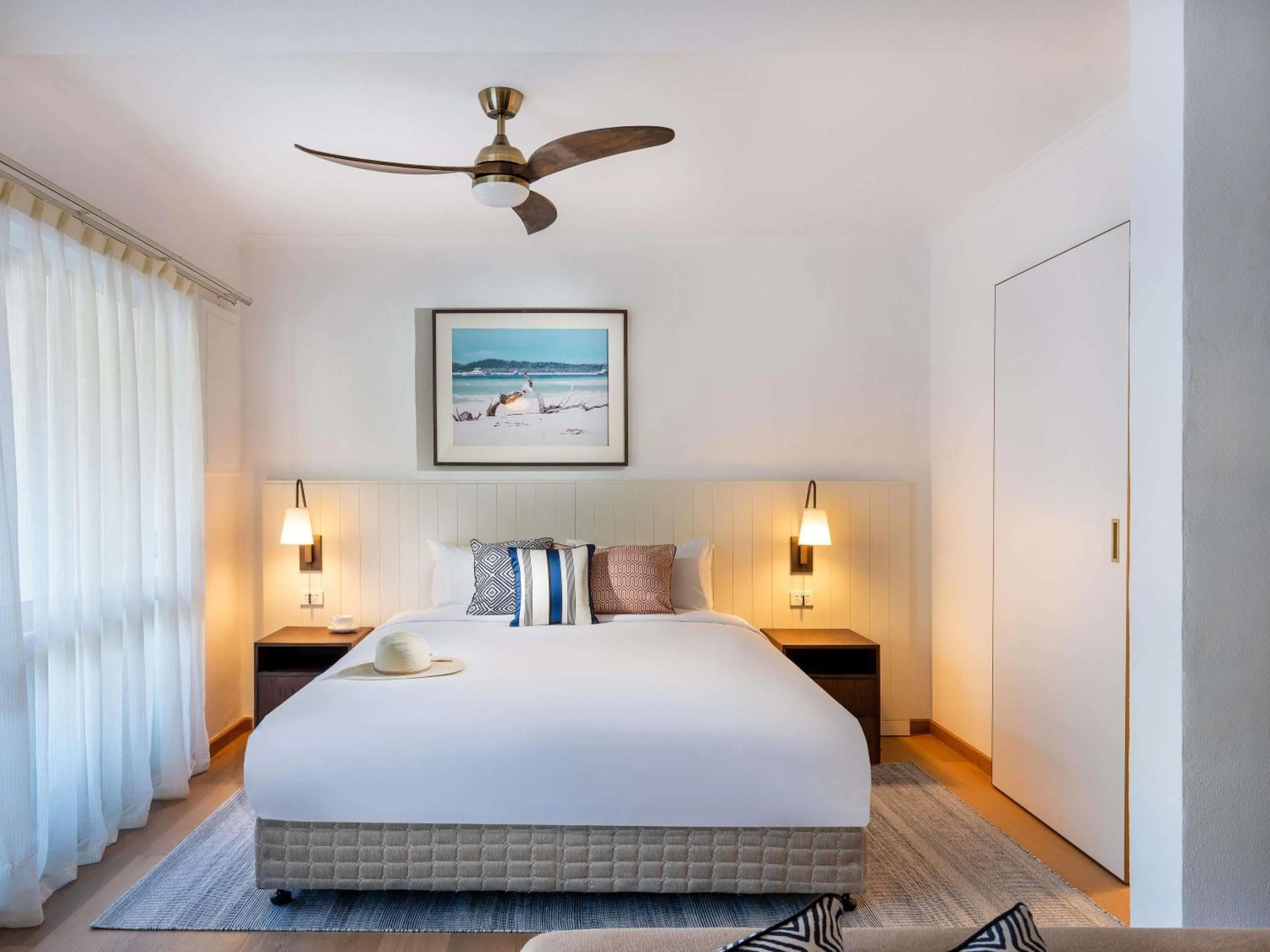 Other, Bed in Mantra Club Croc