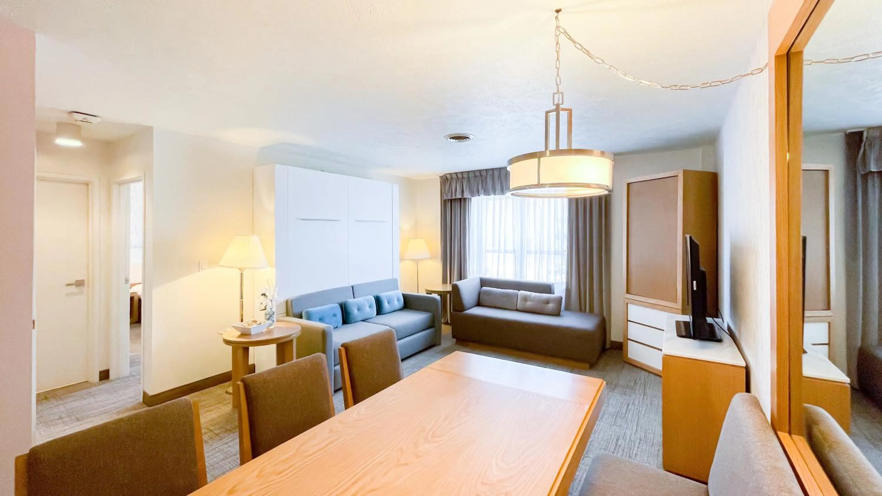 Living room, Bed in Split Rock Resort