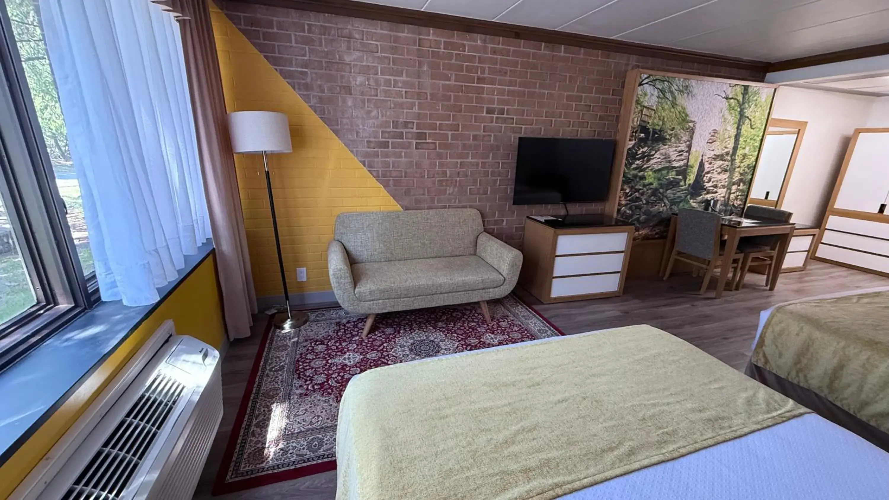 Bedroom, Bed in Split Rock Resort Bedroom, Bed in Split Rock Resort