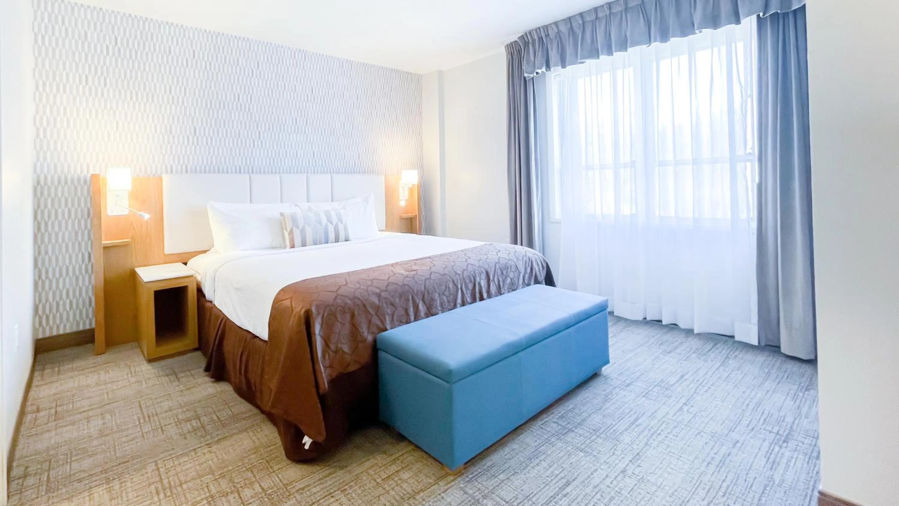 Bedroom, Bed in Split Rock Resort