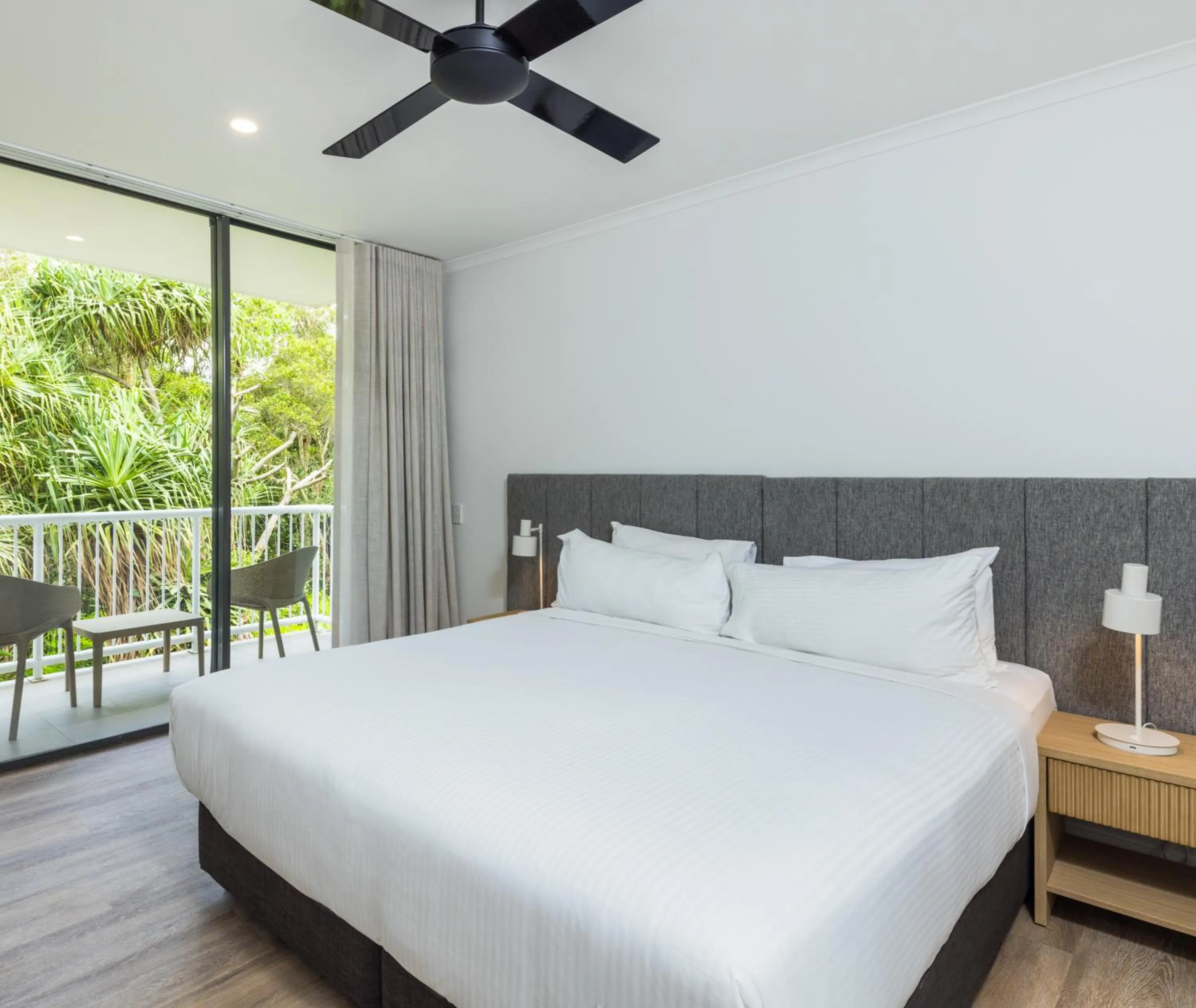 Bedroom, Bed in Oaks Port Douglas Resort