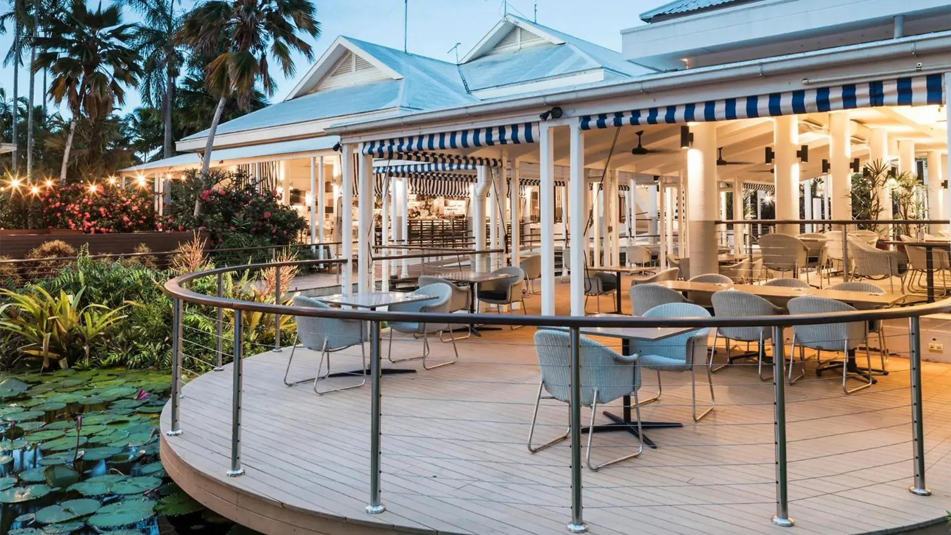 Restaurant/places to eat in Oaks Port Douglas Resort Restaurant/places to eat in Oaks Port Douglas Resort