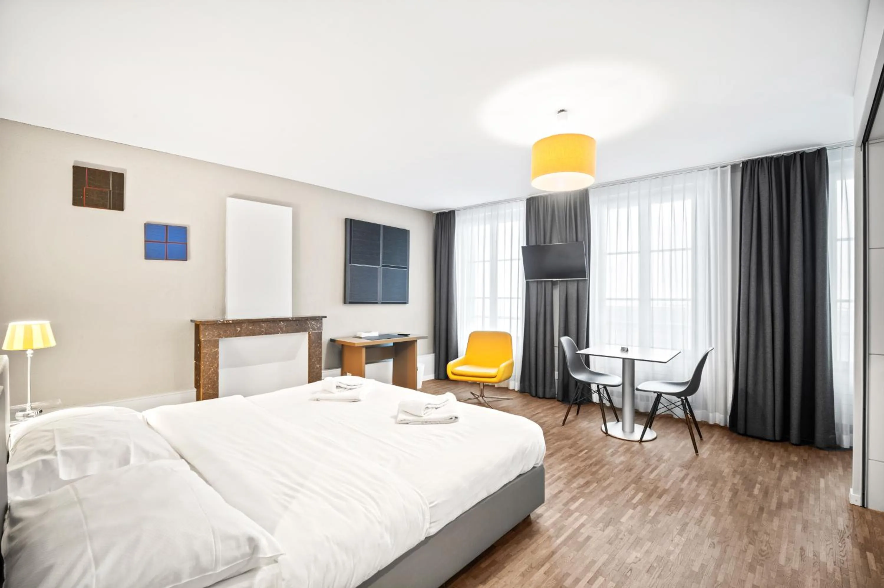 Bed in Hotel Hine Adon Fribourg