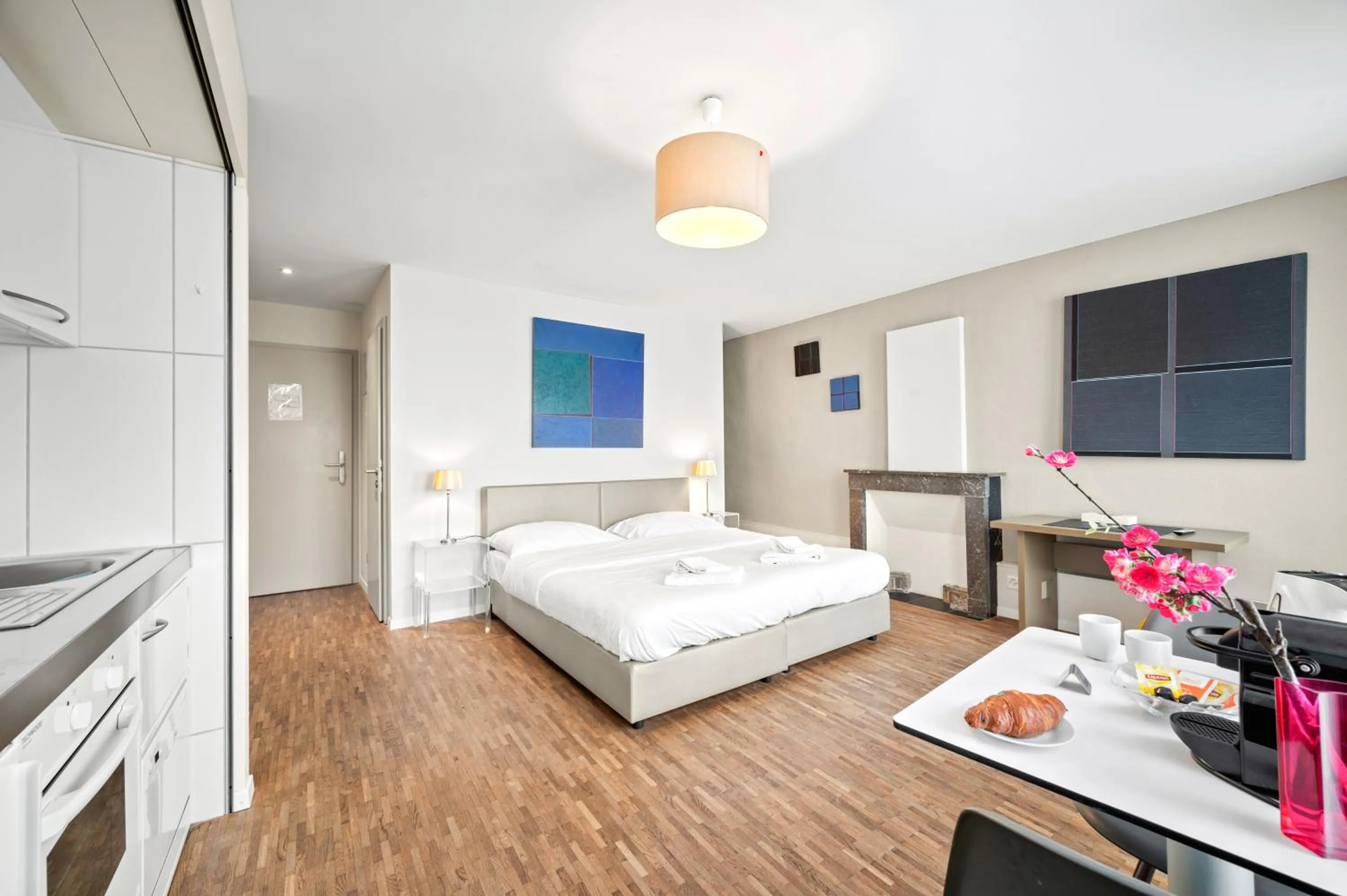 Bed in Hotel Hine Adon Fribourg