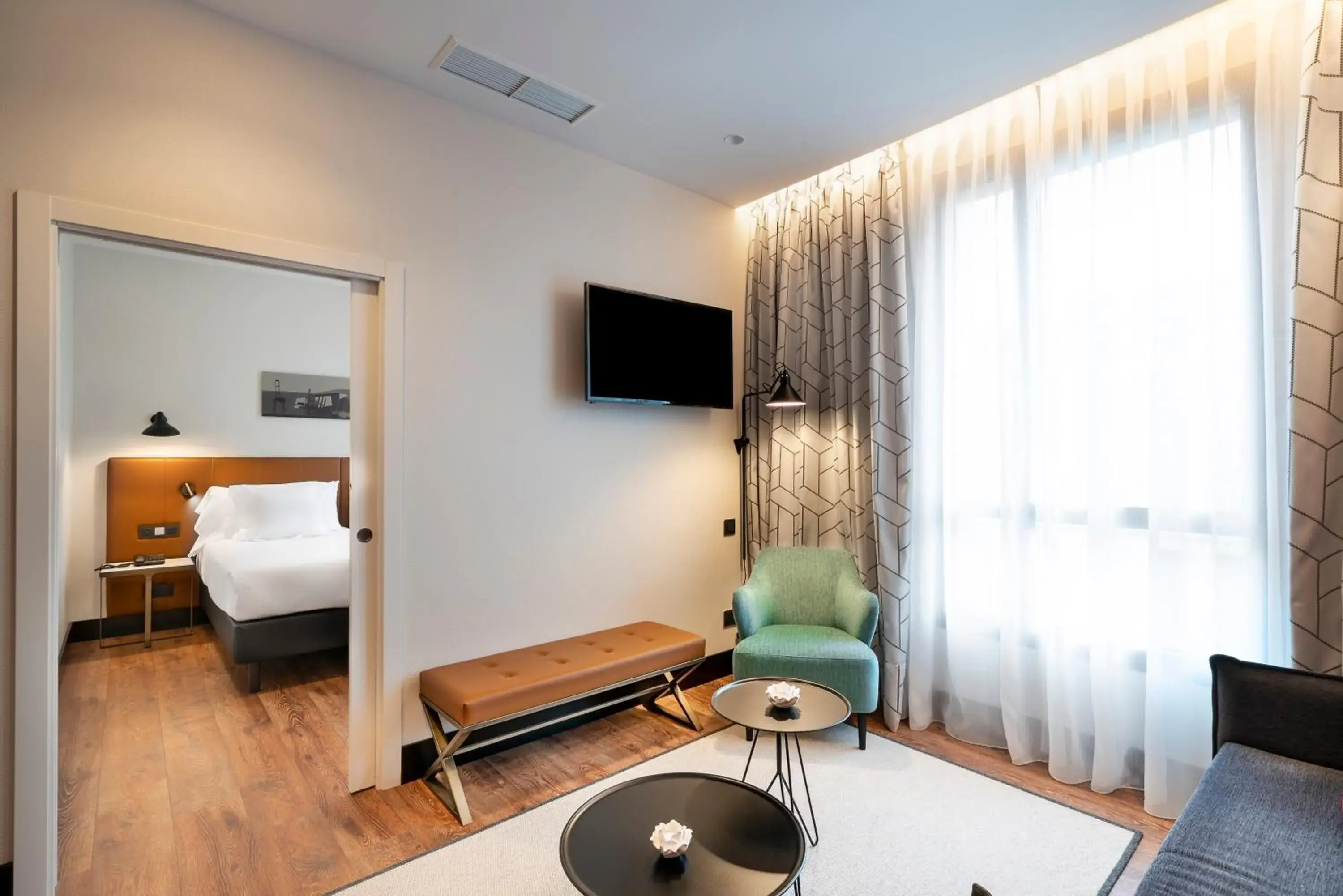 TV and multimedia, Bed in Vincci Consulado de Bilbao TV and multimedia, Bed in Vincci Consulado de Bilbao