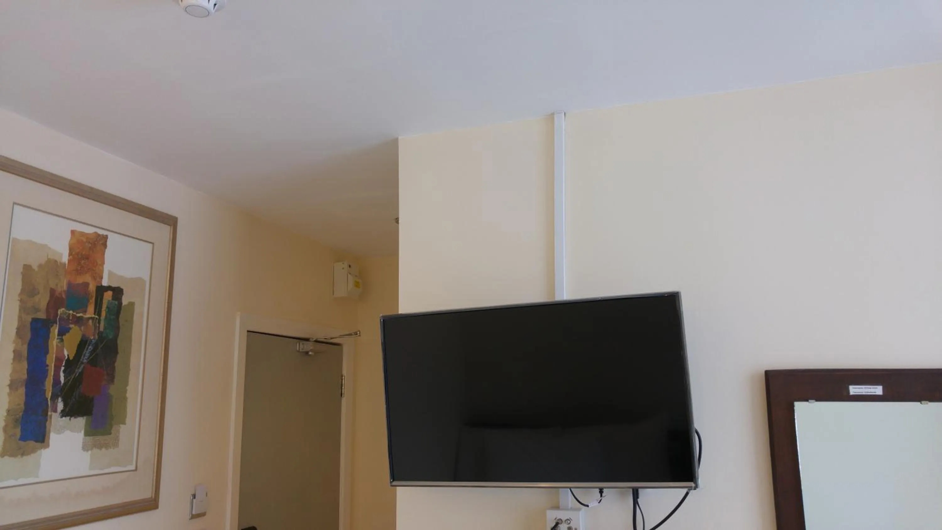 TV and multimedia in City View Hotel Stratford