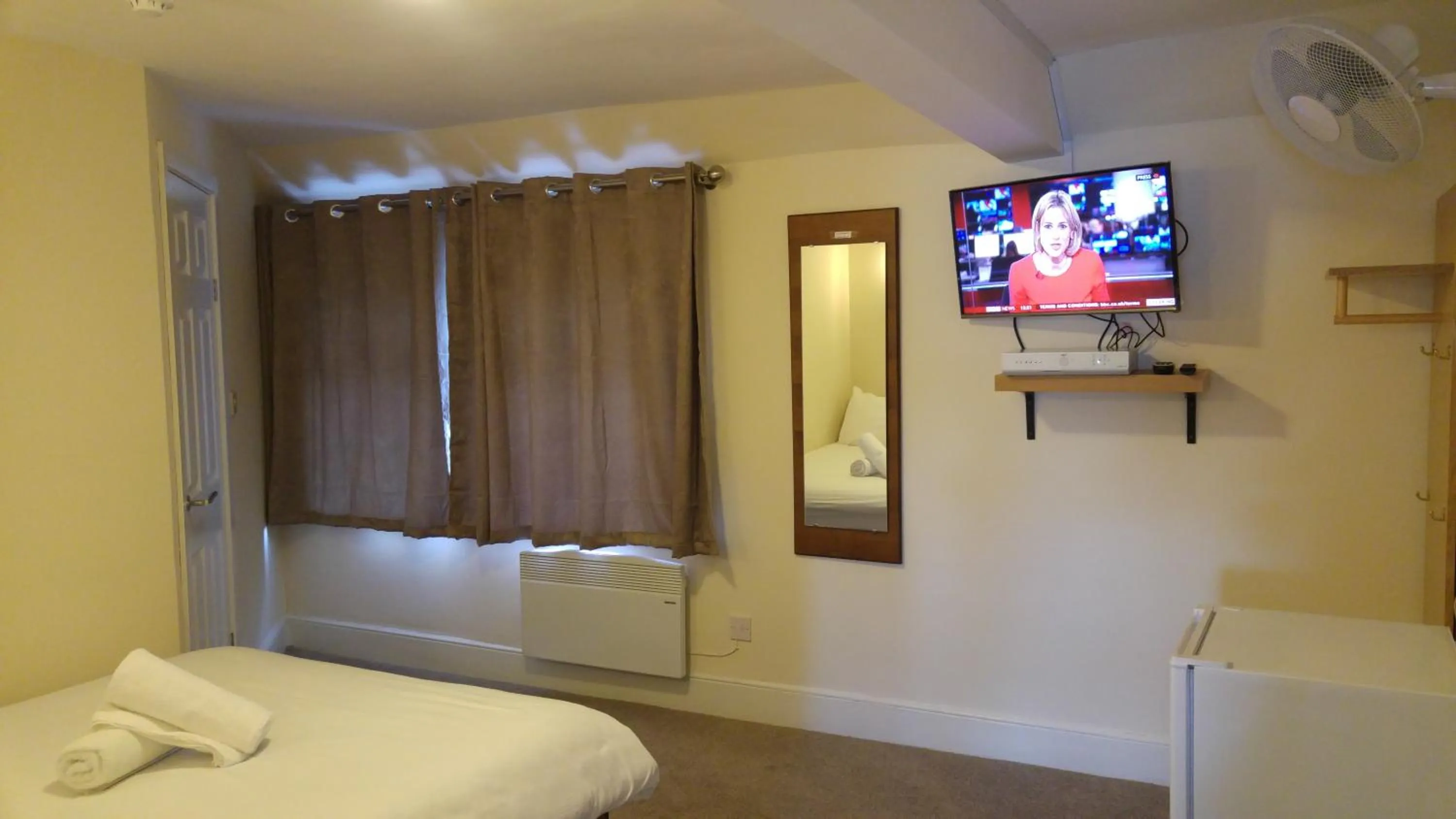 Decorative detail, Bed in City View Hotel Stratford