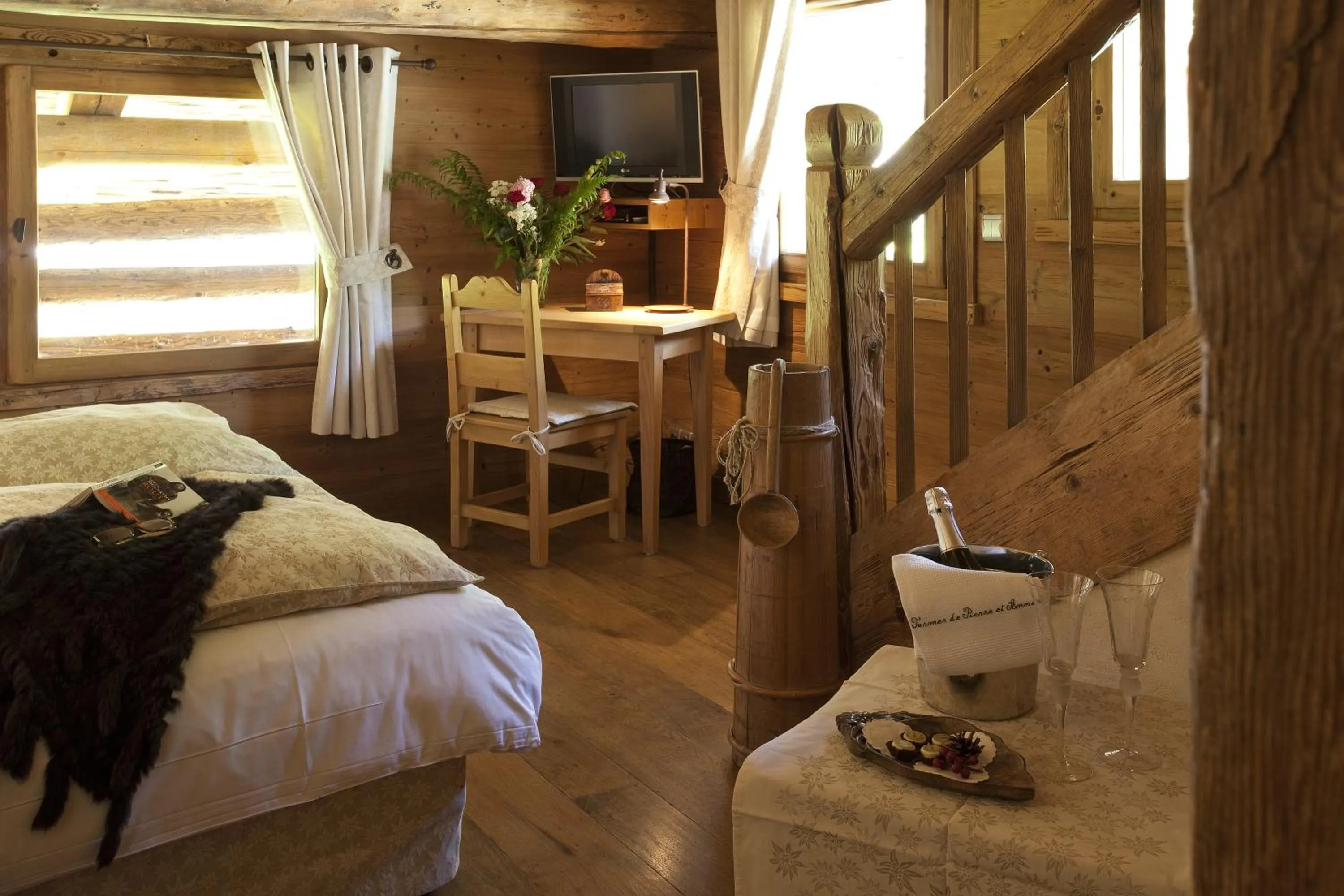 Bedroom in Chalet-Hôtel Les Fermes de Pierre & Anna