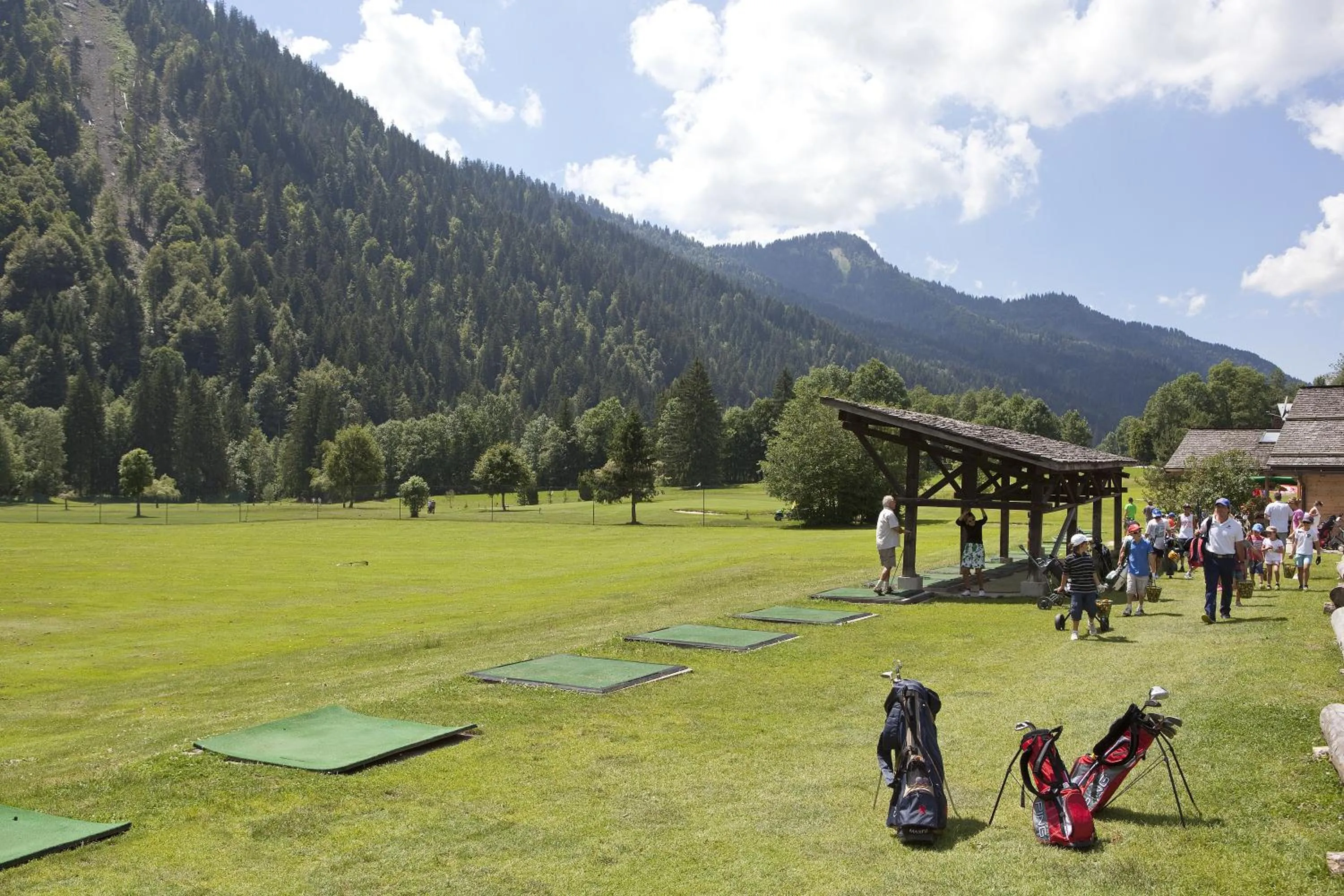 Golfcourse in Chalet-Hôtel Les Fermes de Pierre & Anna