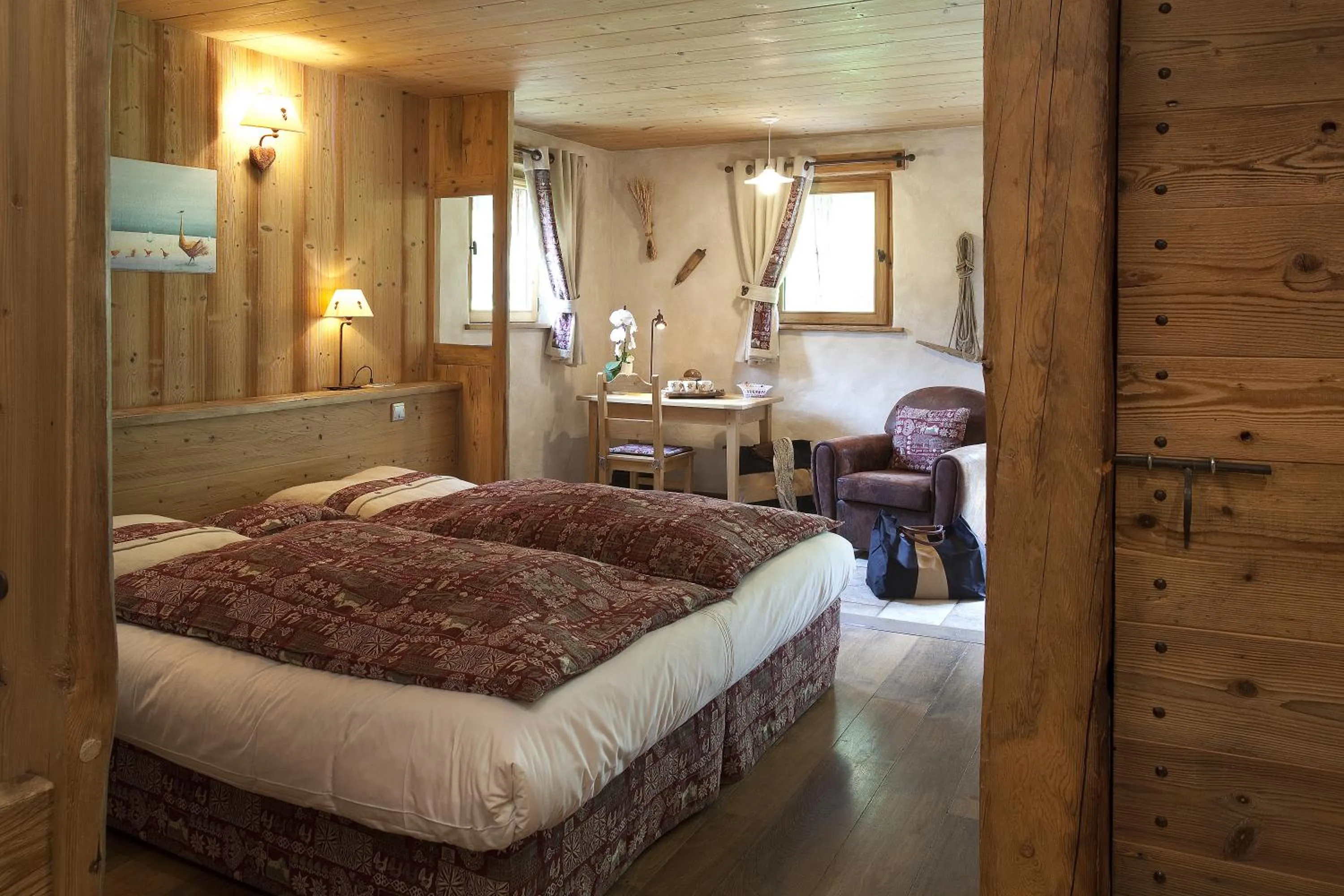 Bedroom, Bed in Chalet-Hôtel Les Fermes de Pierre & Anna