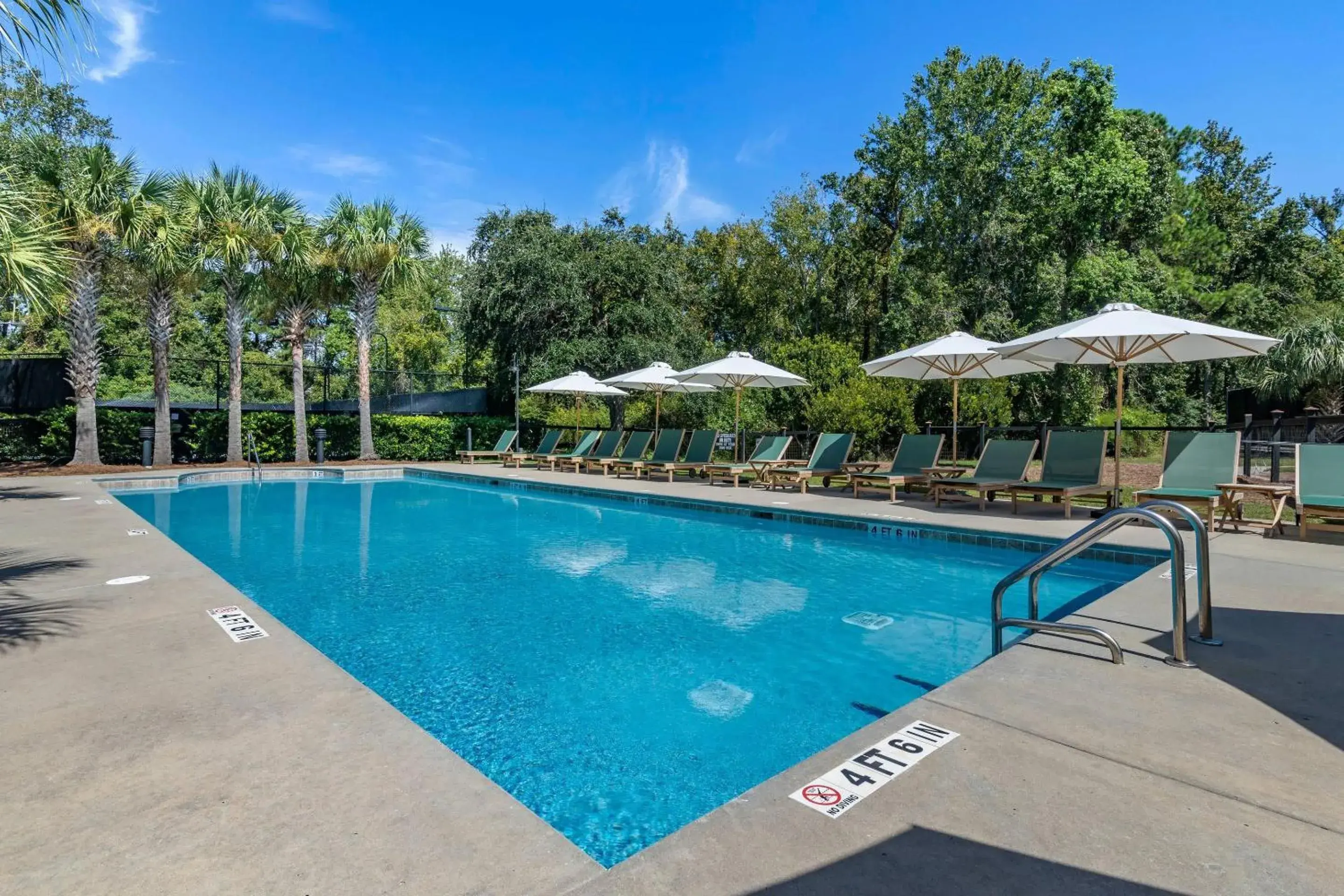 Swimming pool in Inn at I'On, an Ascend Collection Hotel Swimming pool in Inn at I'On, an Ascend Collection Hotel