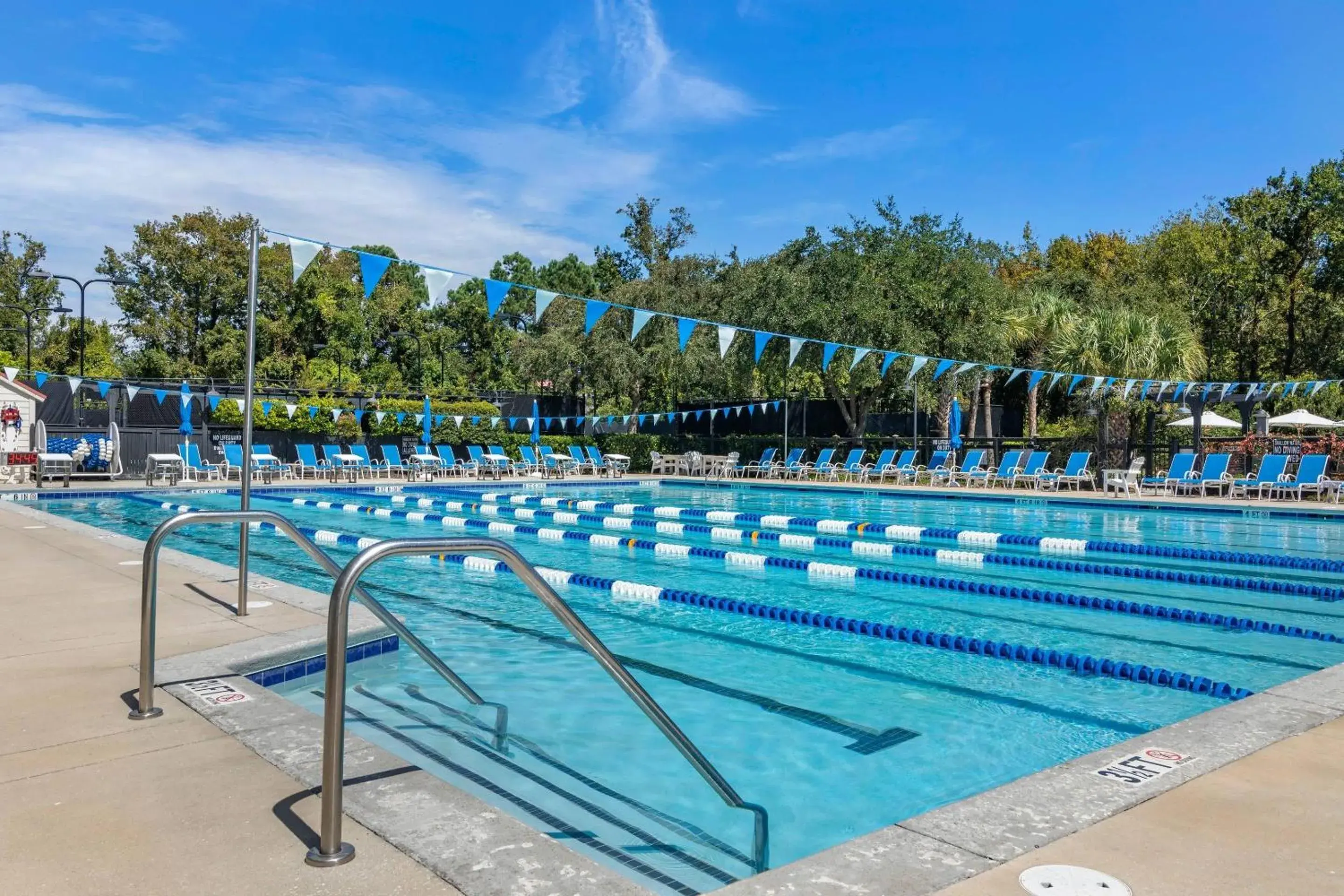 Swimming pool in Inn at I'On, an Ascend Collection Hotel Swimming pool in Inn at I'On, an Ascend Collection Hotel