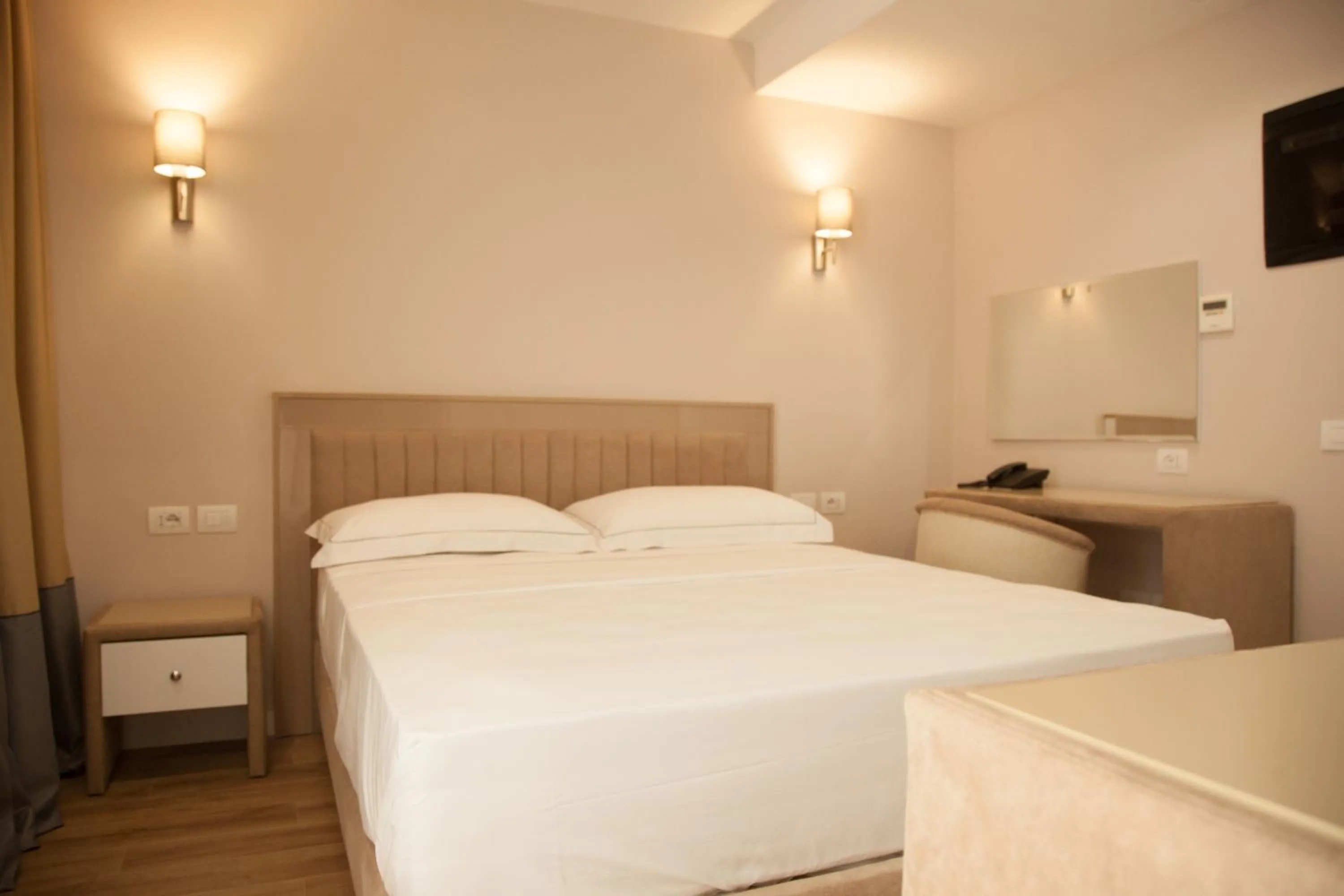 Bed in Royal G Hotel & SPA 4 Star