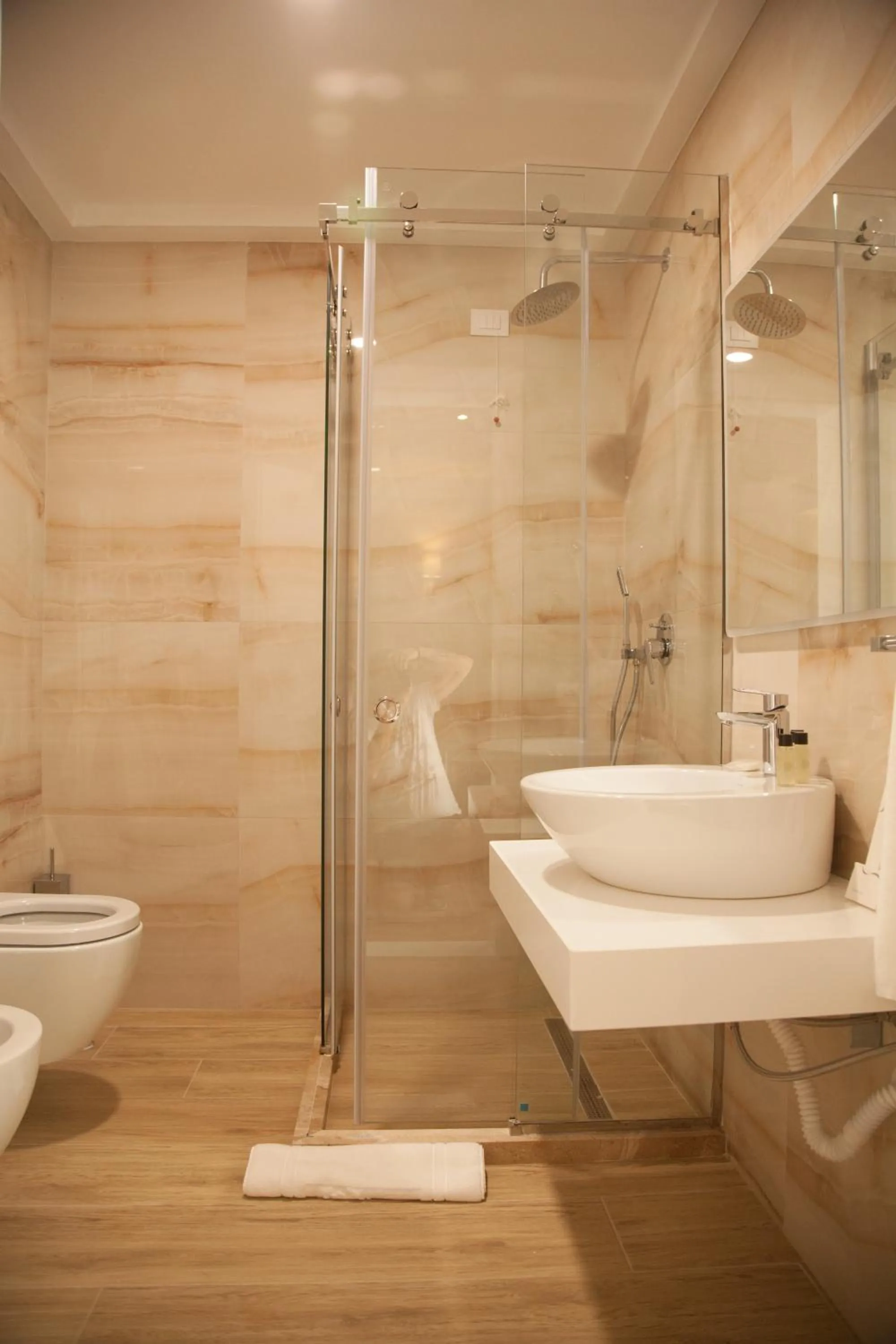 Bathroom in Royal G Hotel & SPA 4 Star