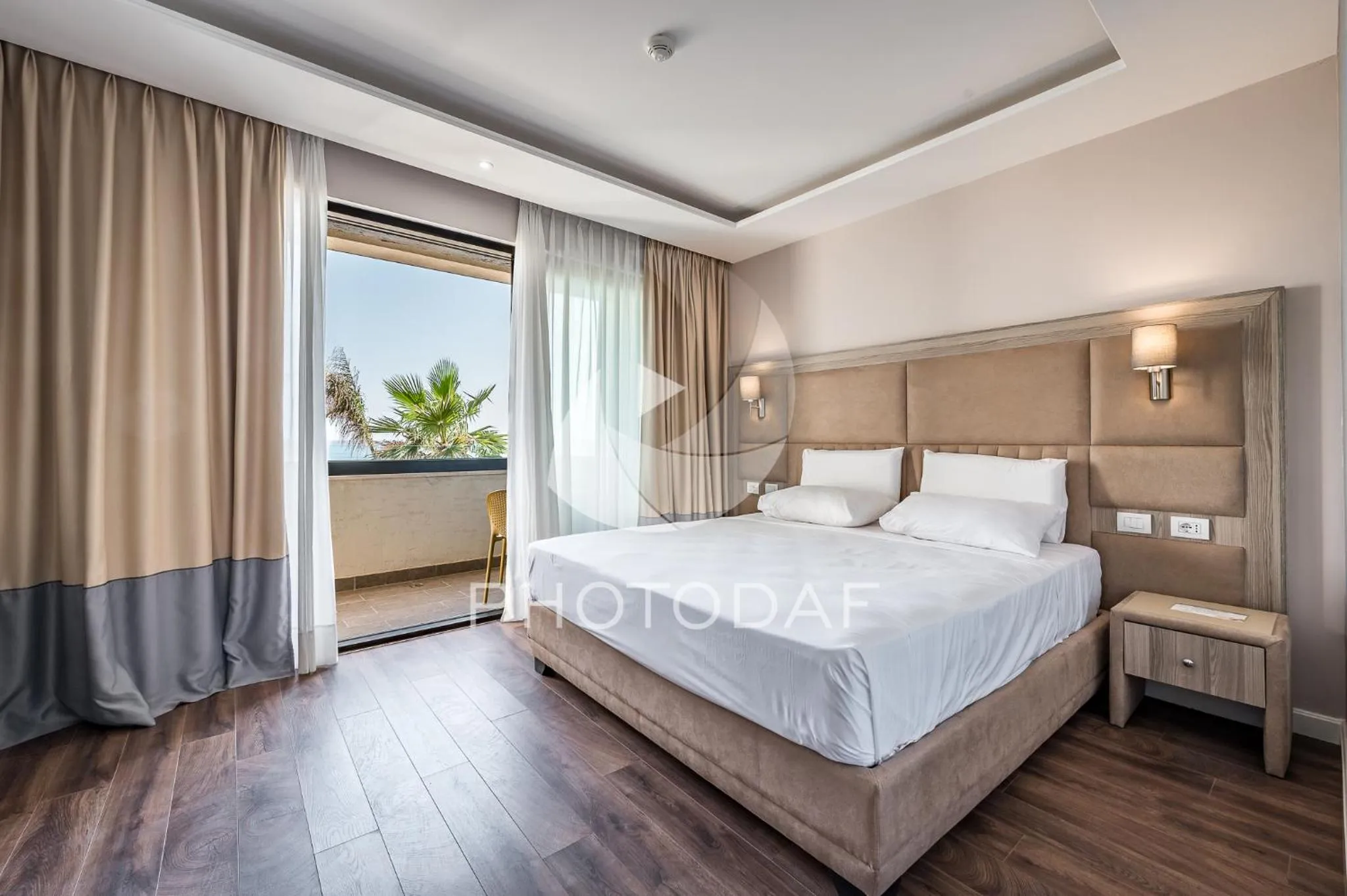 Bed in Royal G Hotel & SPA 4 Star