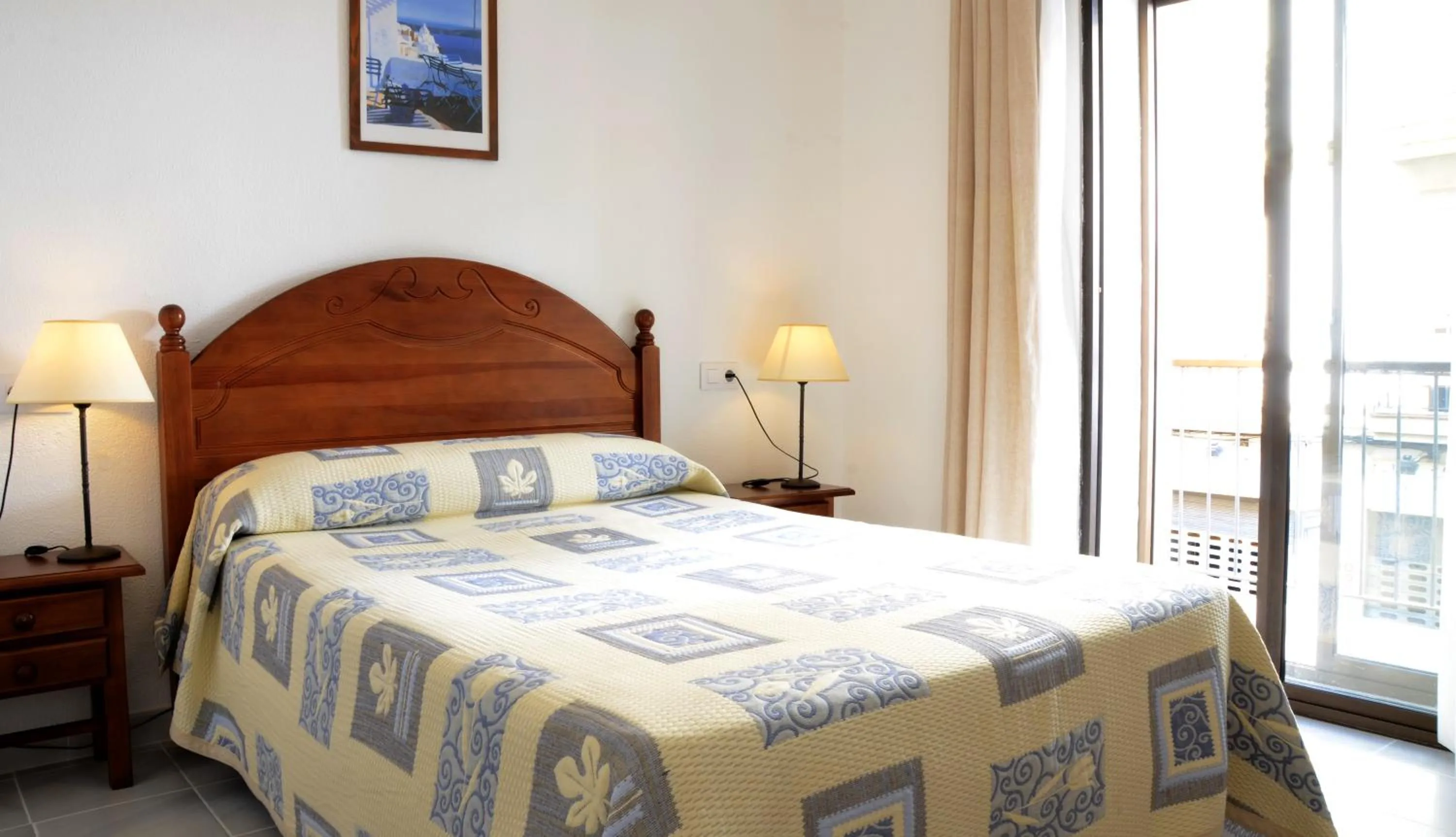 Bed in Hotel El Coloso